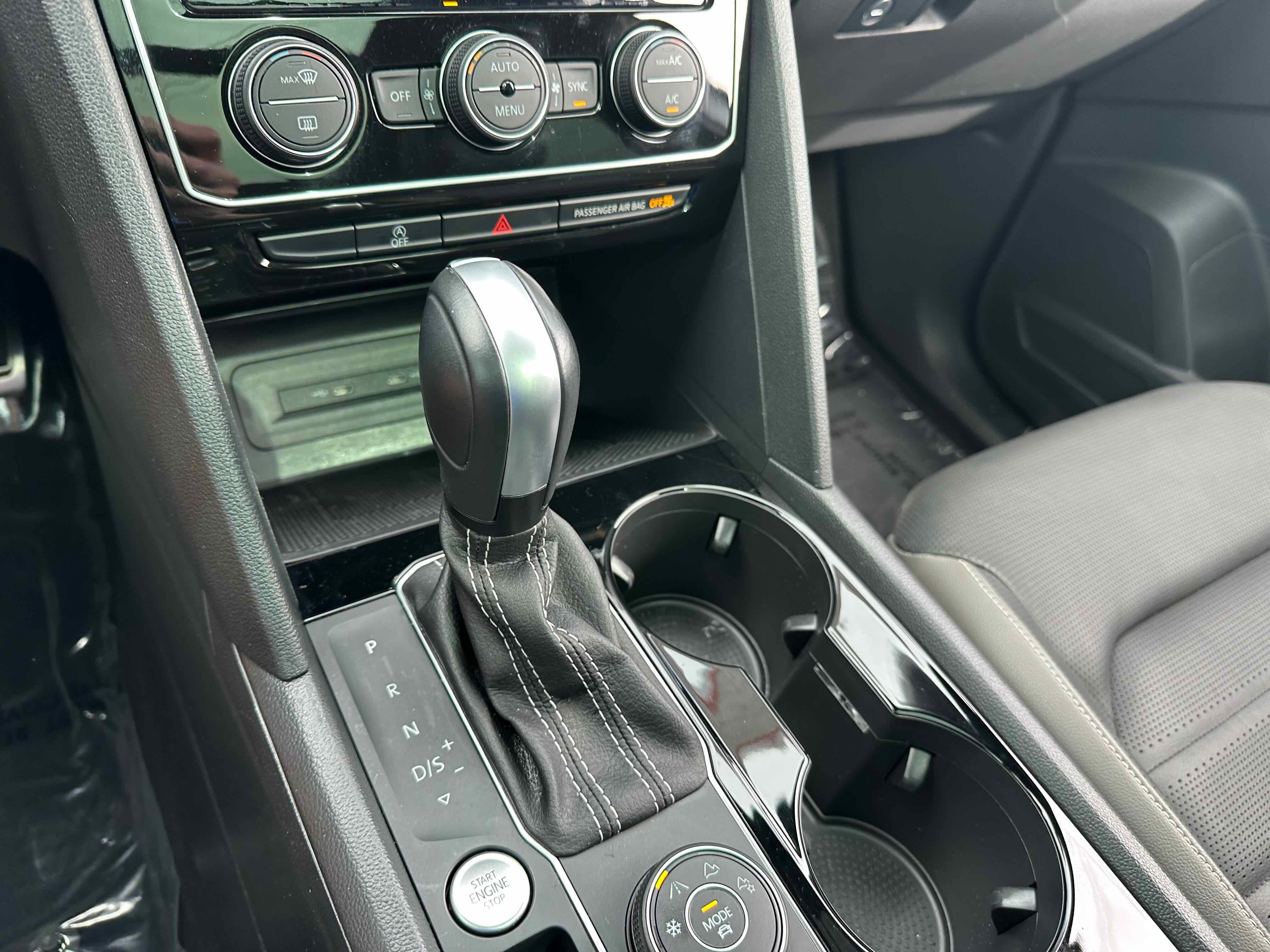 2023 Volkswagen Atlas Cross Sport 3.6L V6 SEL Premium R-Line