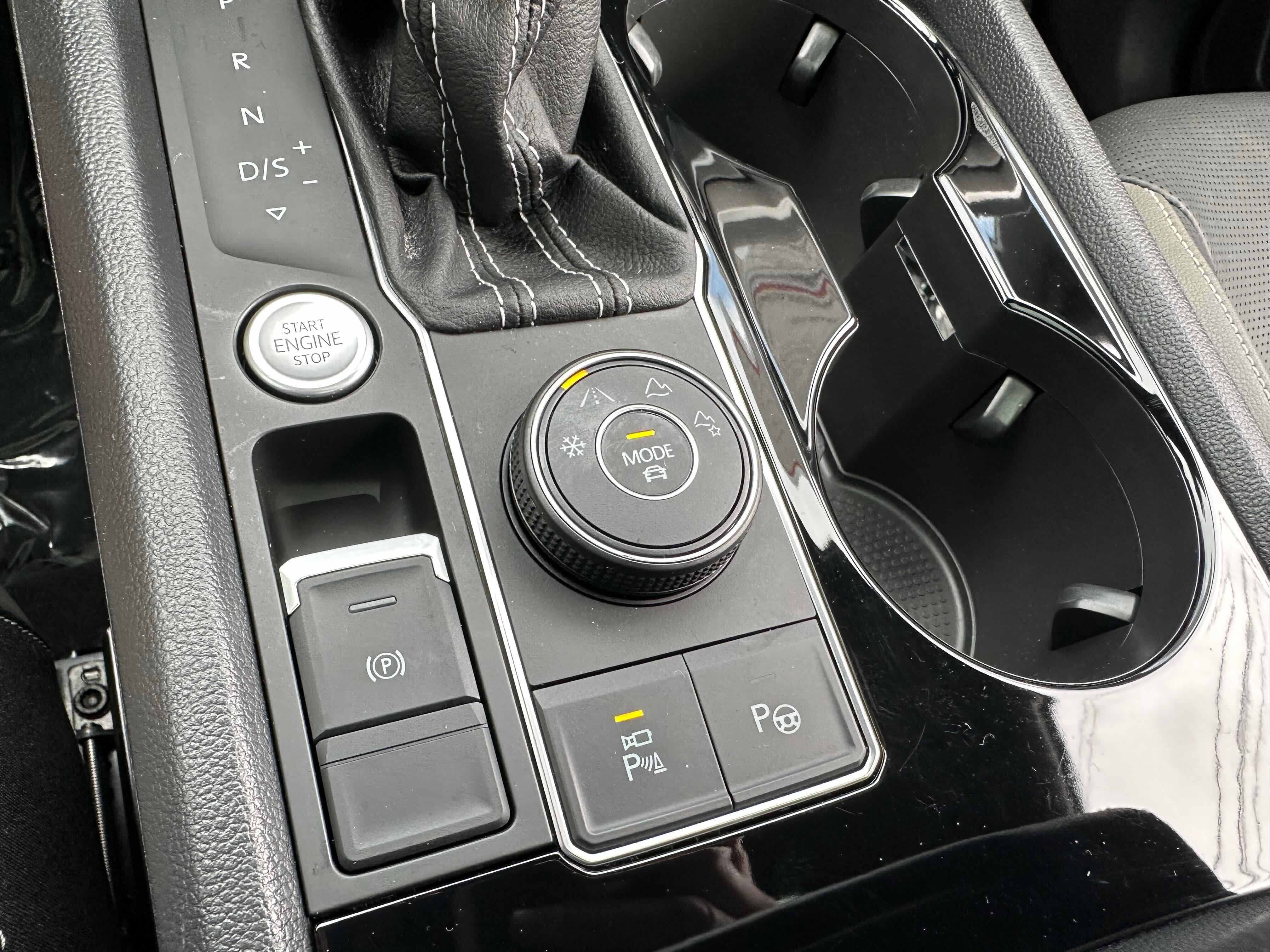 2023 Volkswagen Atlas Cross Sport 3.6L V6 SEL Premium R-Line