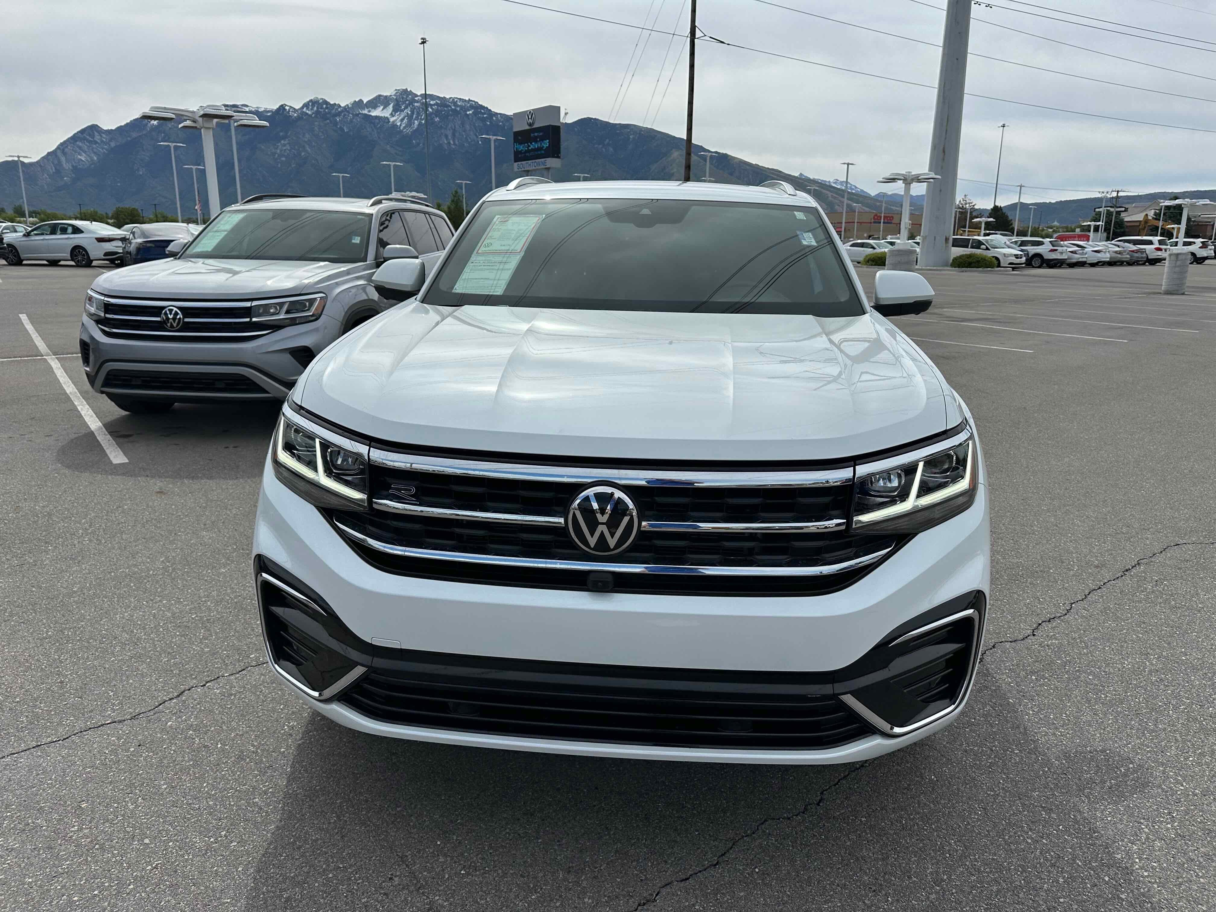 2023 Volkswagen Atlas Cross Sport 3.6L V6 SEL Premium R-Line
