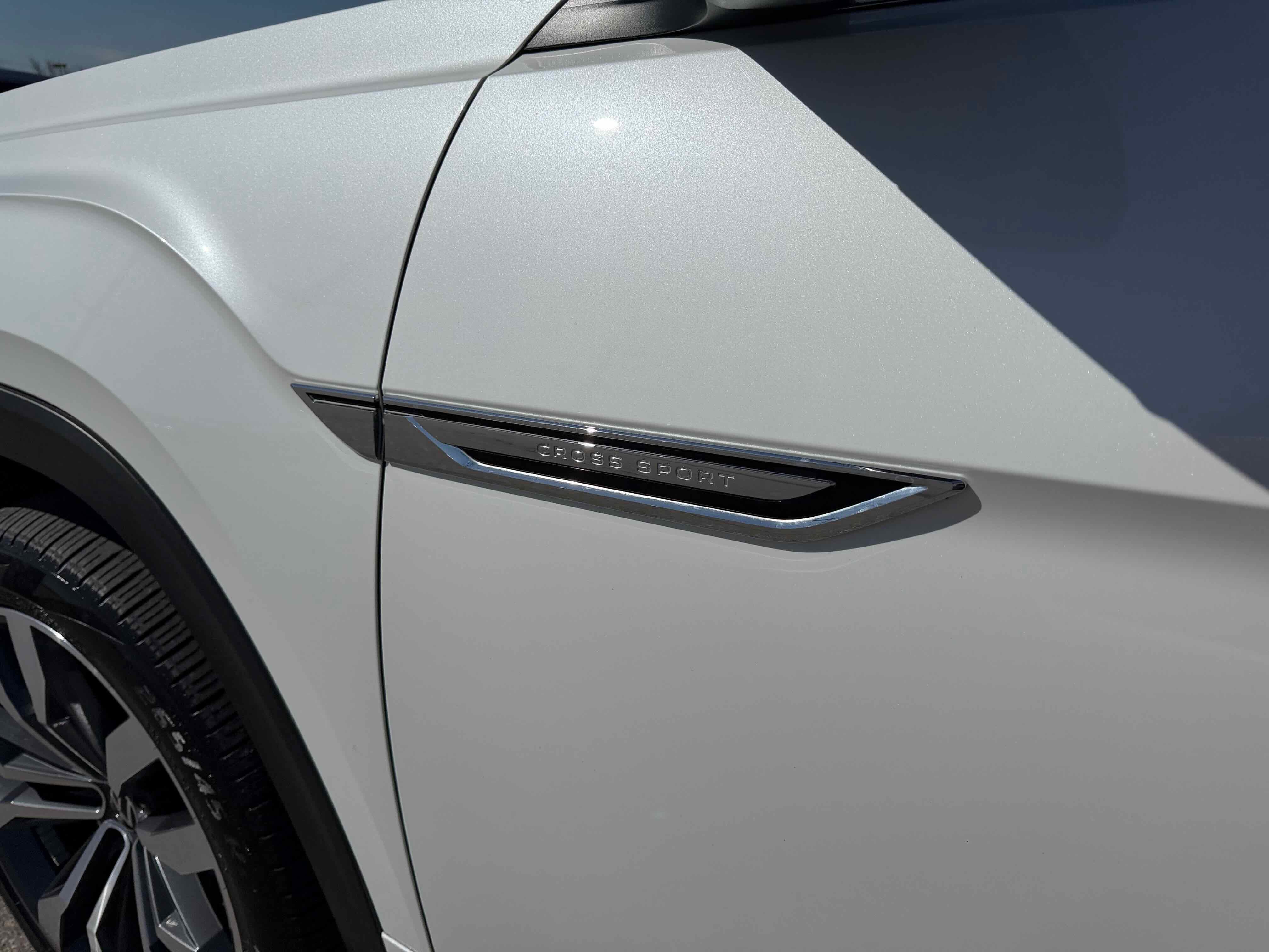 2023 Volkswagen Atlas Cross Sport 3.6L V6 SEL Premium R-Line