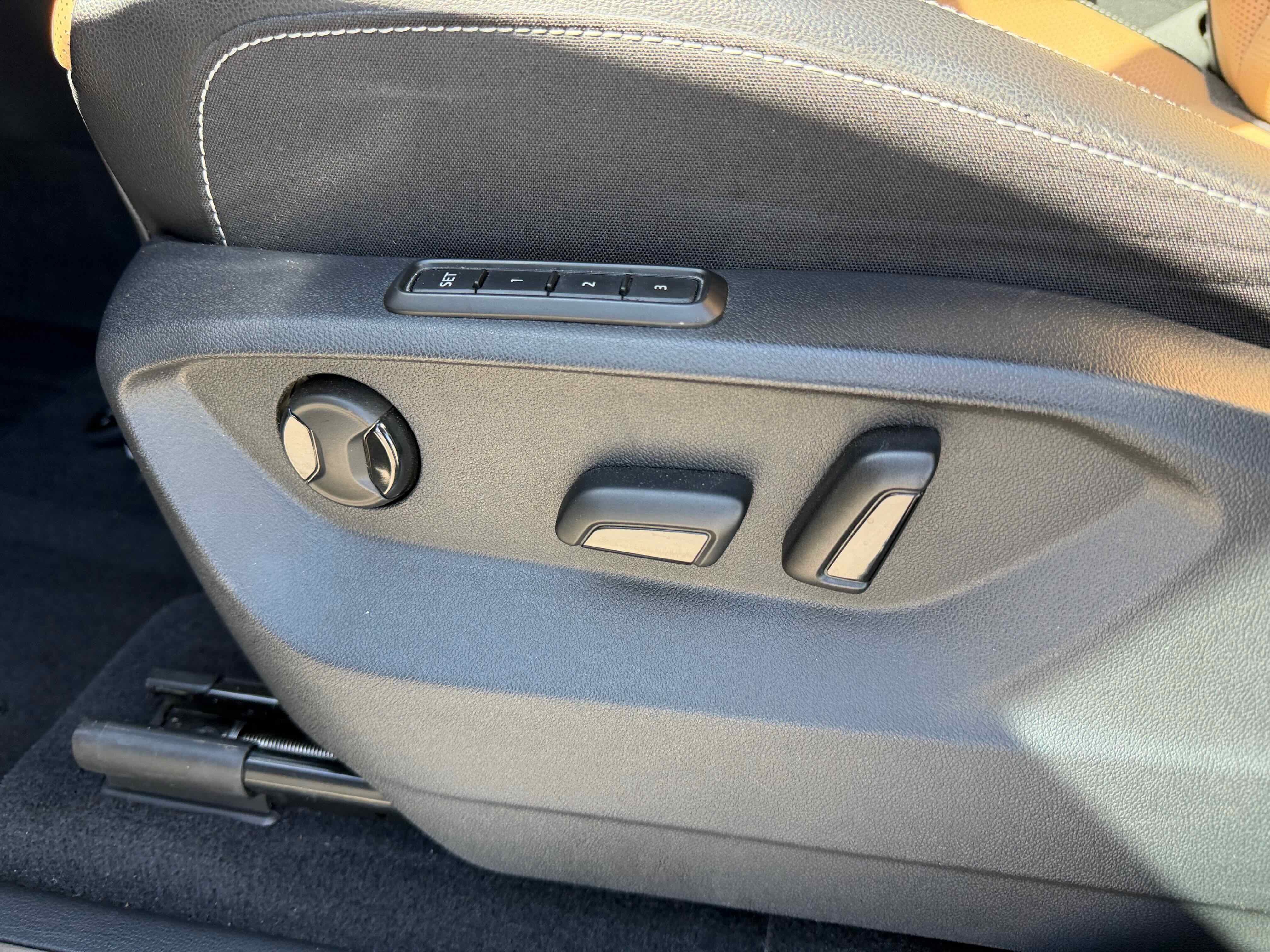 2023 Volkswagen Atlas Cross Sport 3.6L V6 SEL Premium R-Line