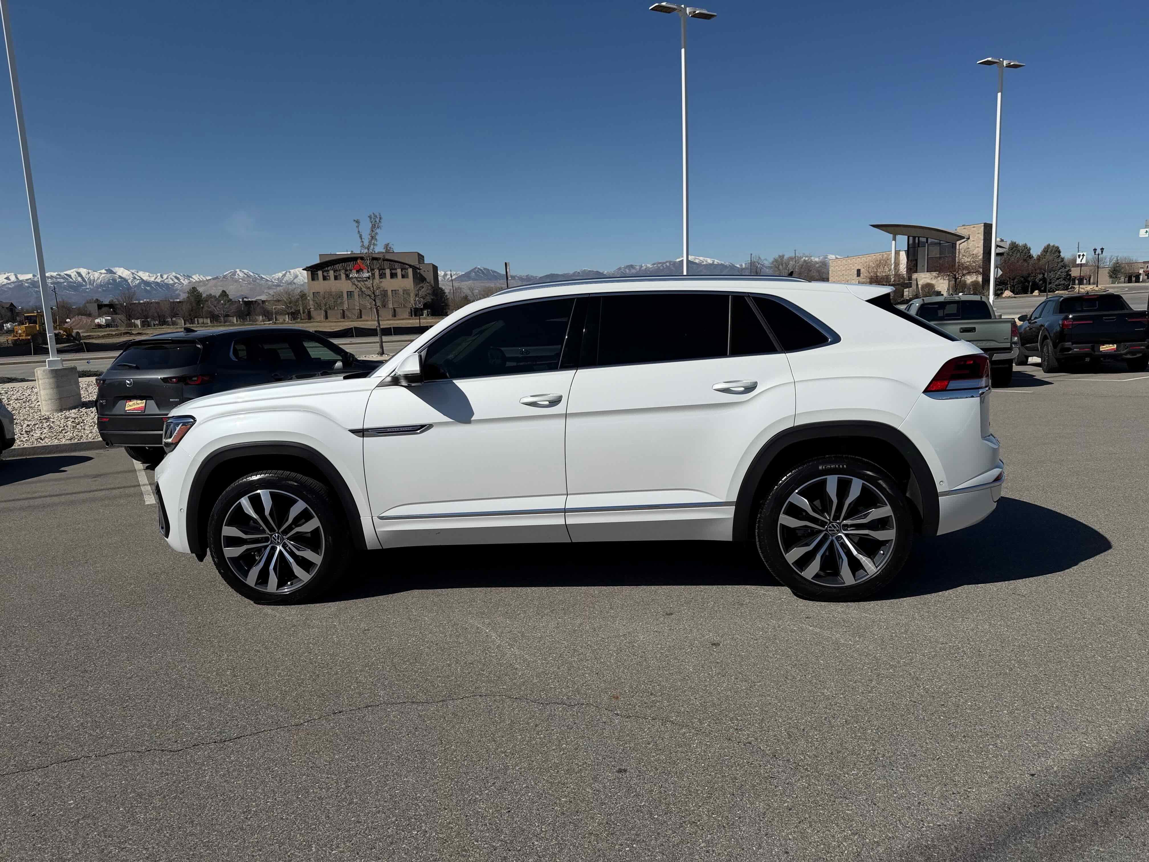2023 Volkswagen Atlas Cross Sport 3.6L V6 SEL Premium R-Line