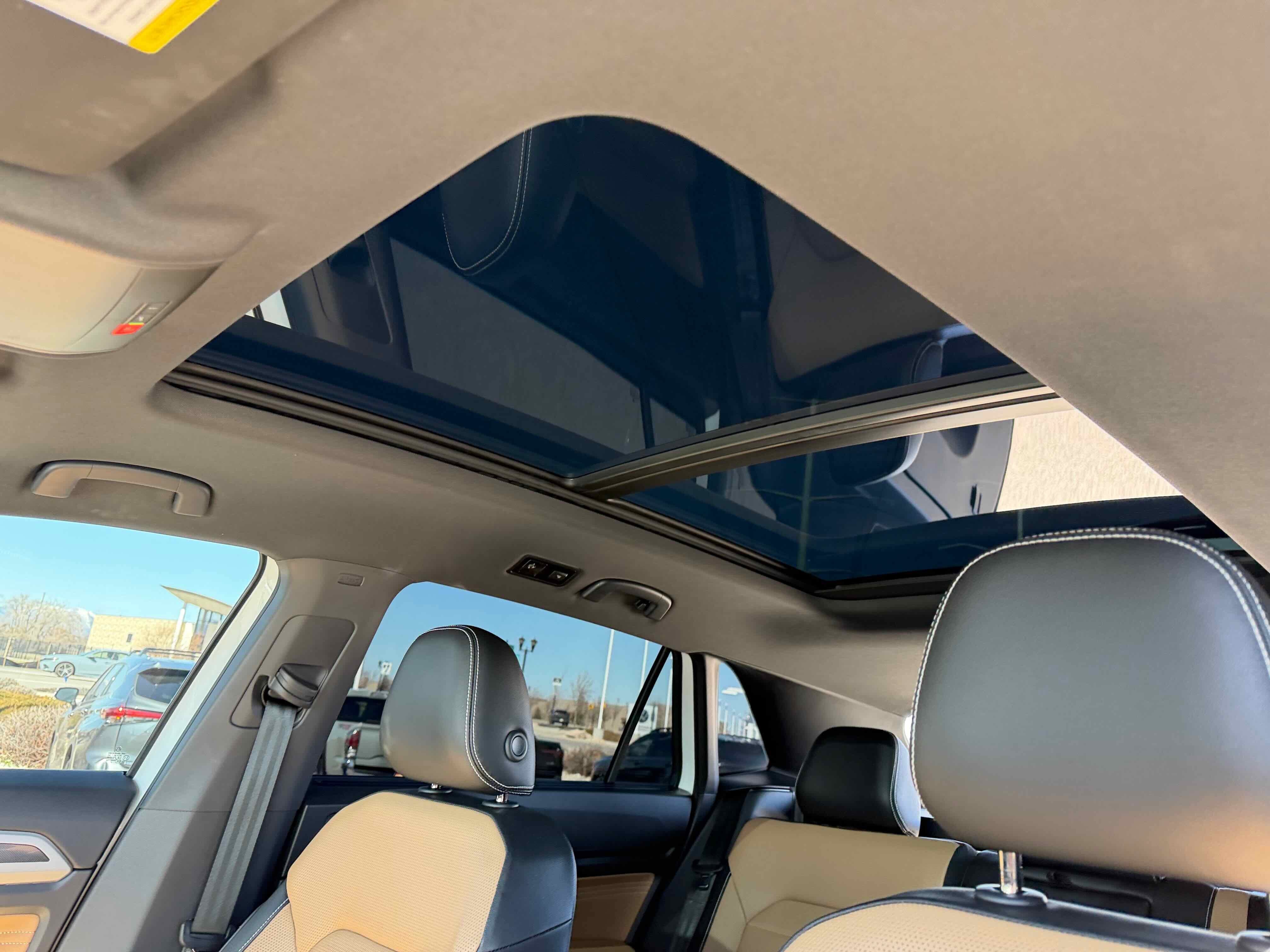 2023 Volkswagen Atlas Cross Sport 3.6L V6 SEL Premium R-Line