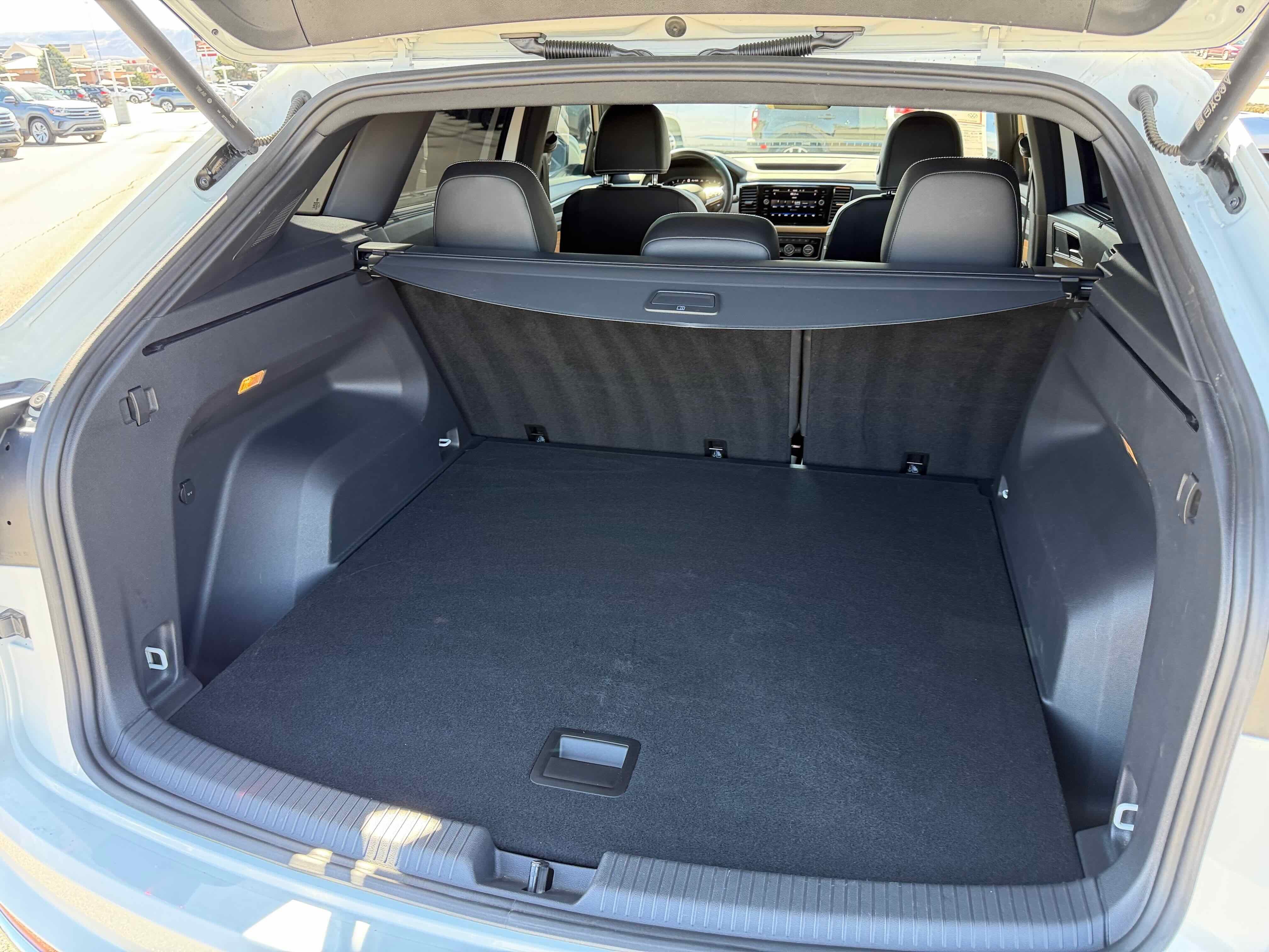 2023 Volkswagen Atlas Cross Sport 3.6L V6 SEL Premium R-Line