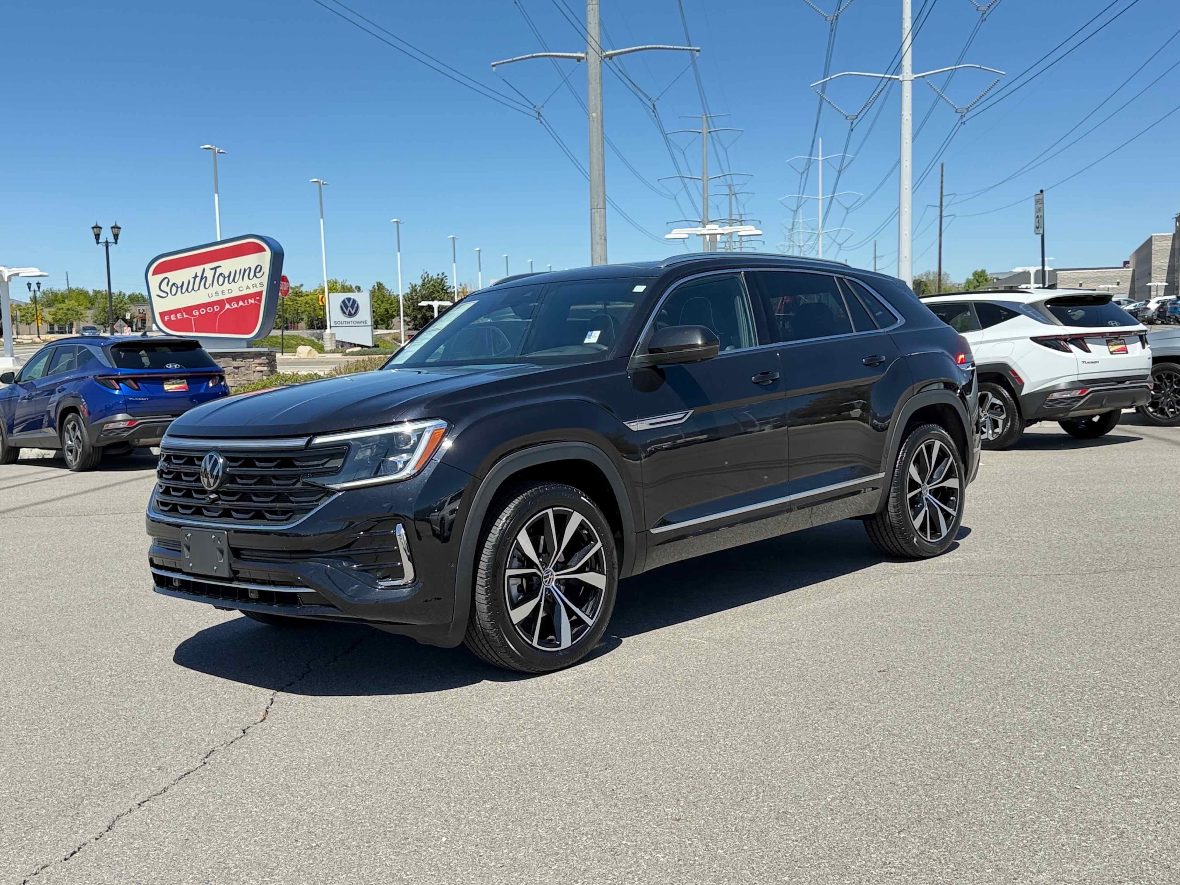 2024 Volkswagen Atlas Cross Sport 2.0T SEL Premium R-Line 4MOTION's photo