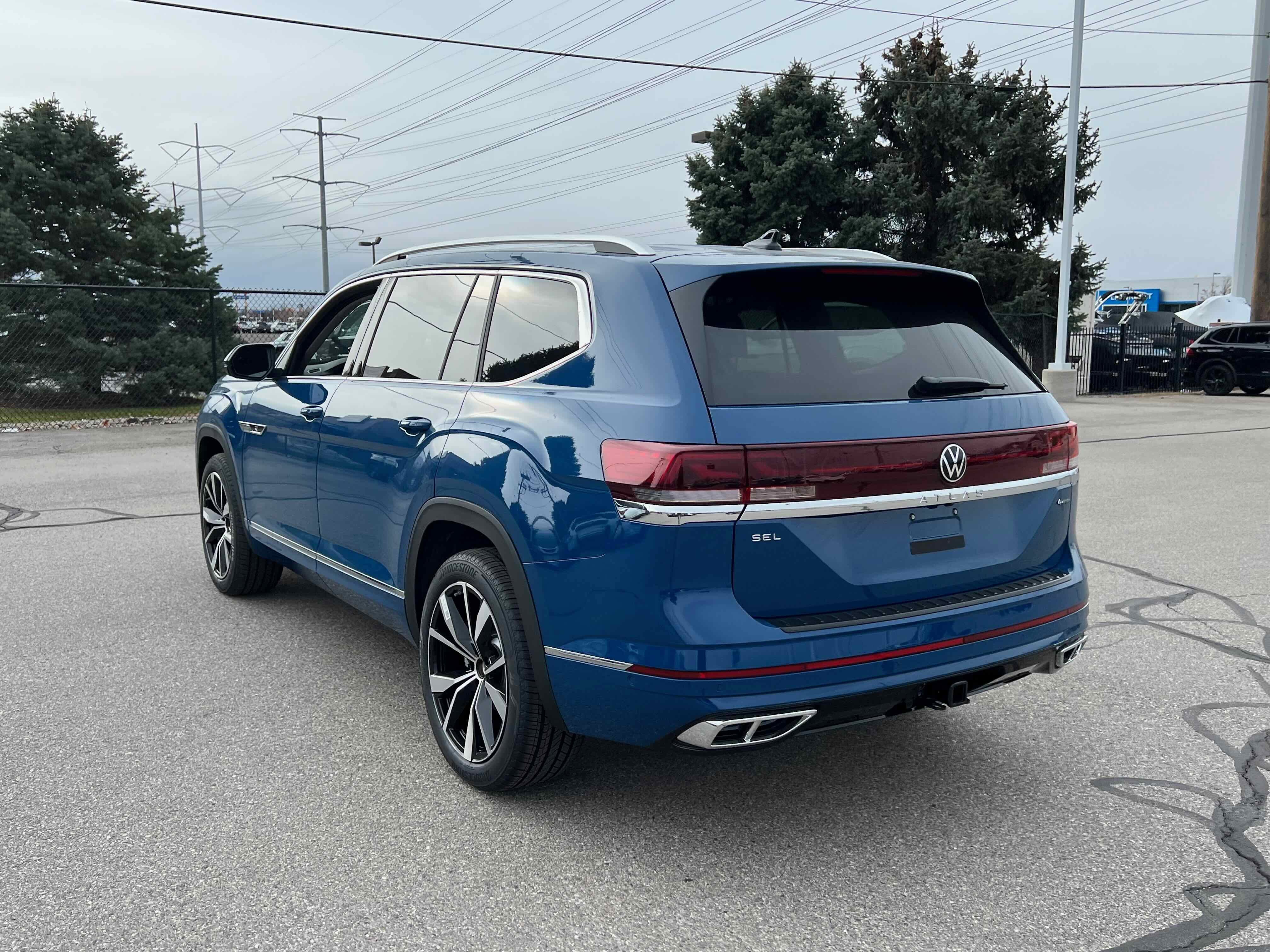 2026 Volkswagen Atlas 2.0T SEL Premium R-Line