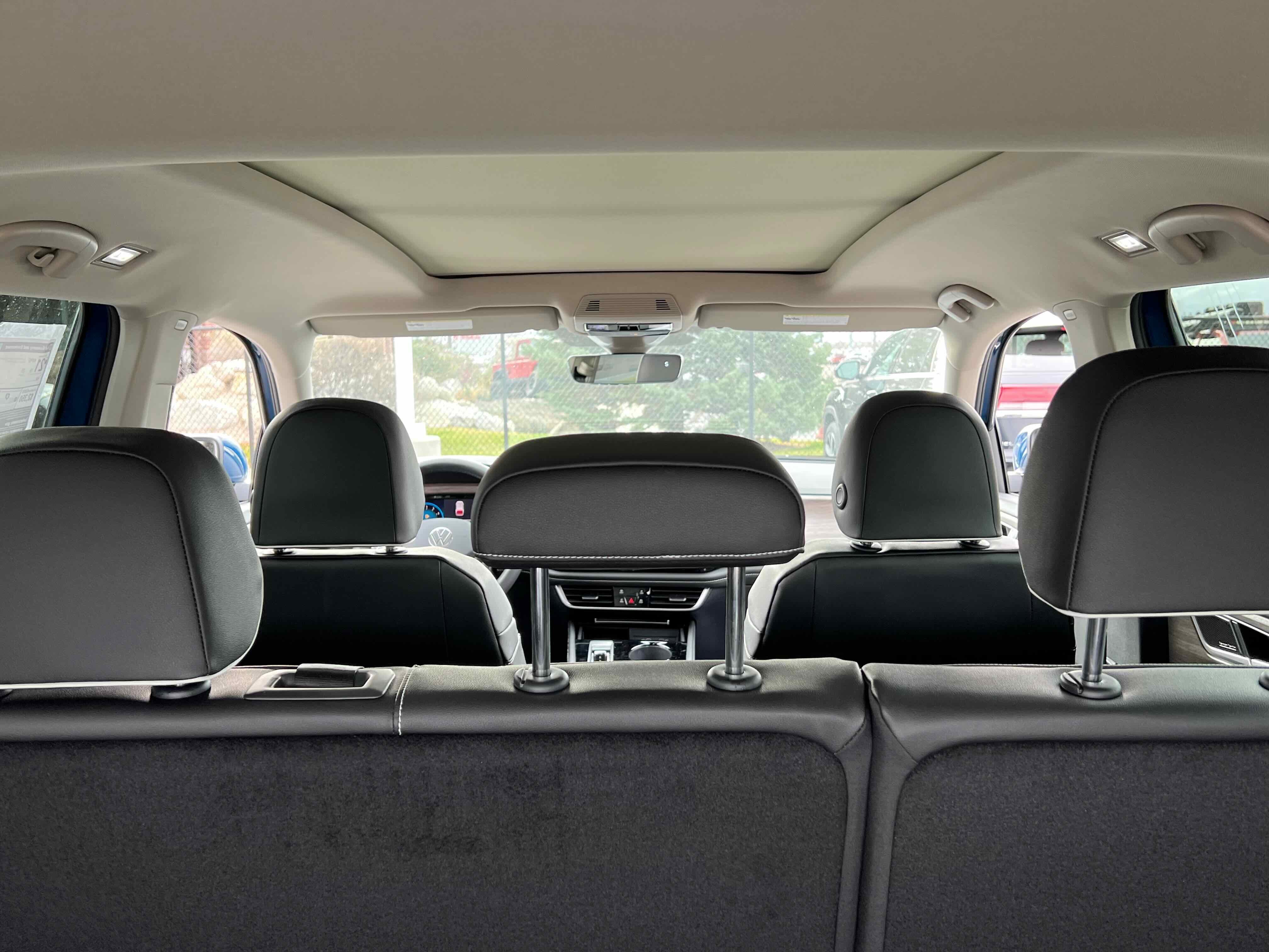 2026 Volkswagen Atlas 2.0T SEL Premium R-Line