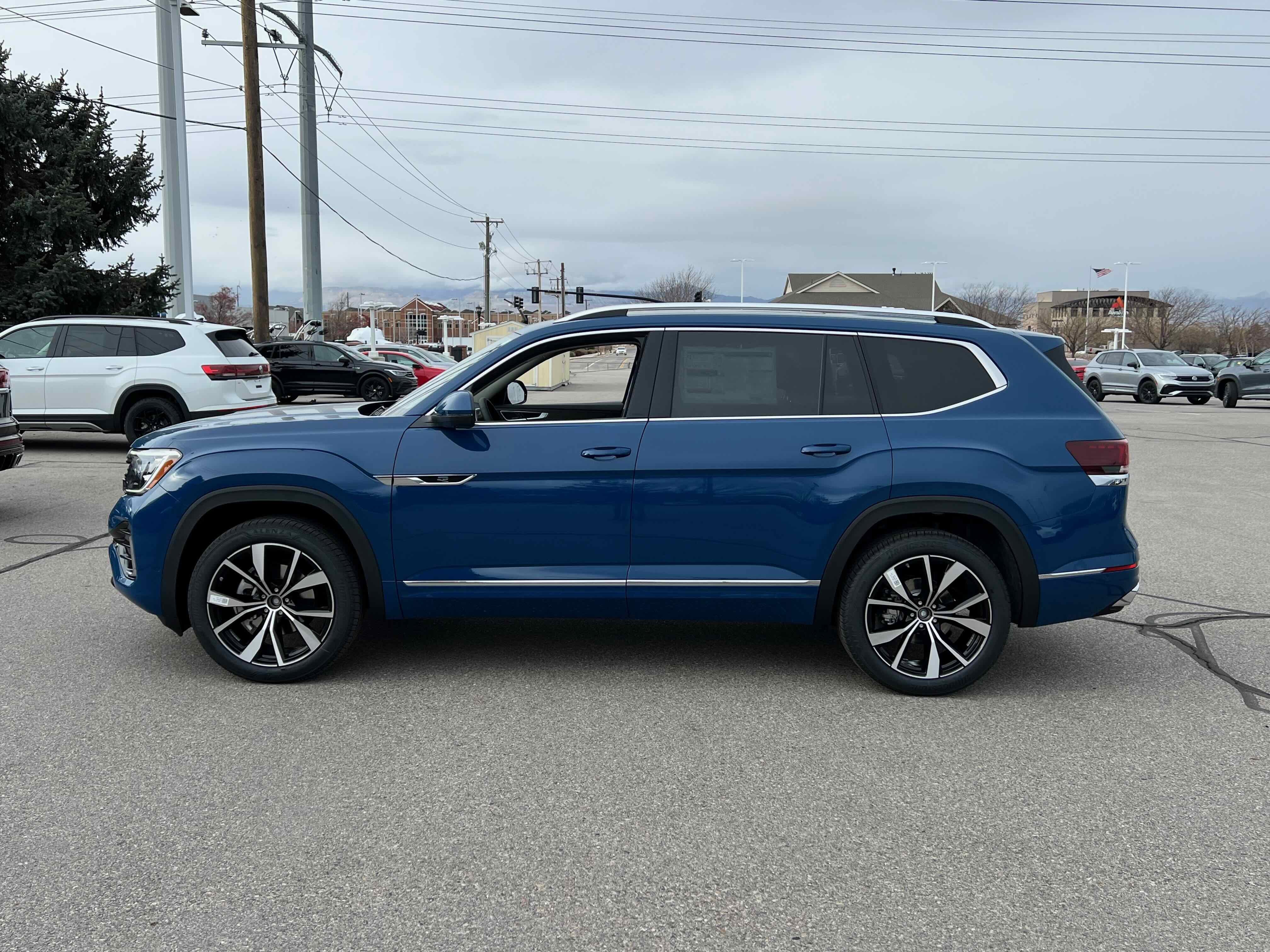 2026 Volkswagen Atlas 2.0T SEL Premium R-Line