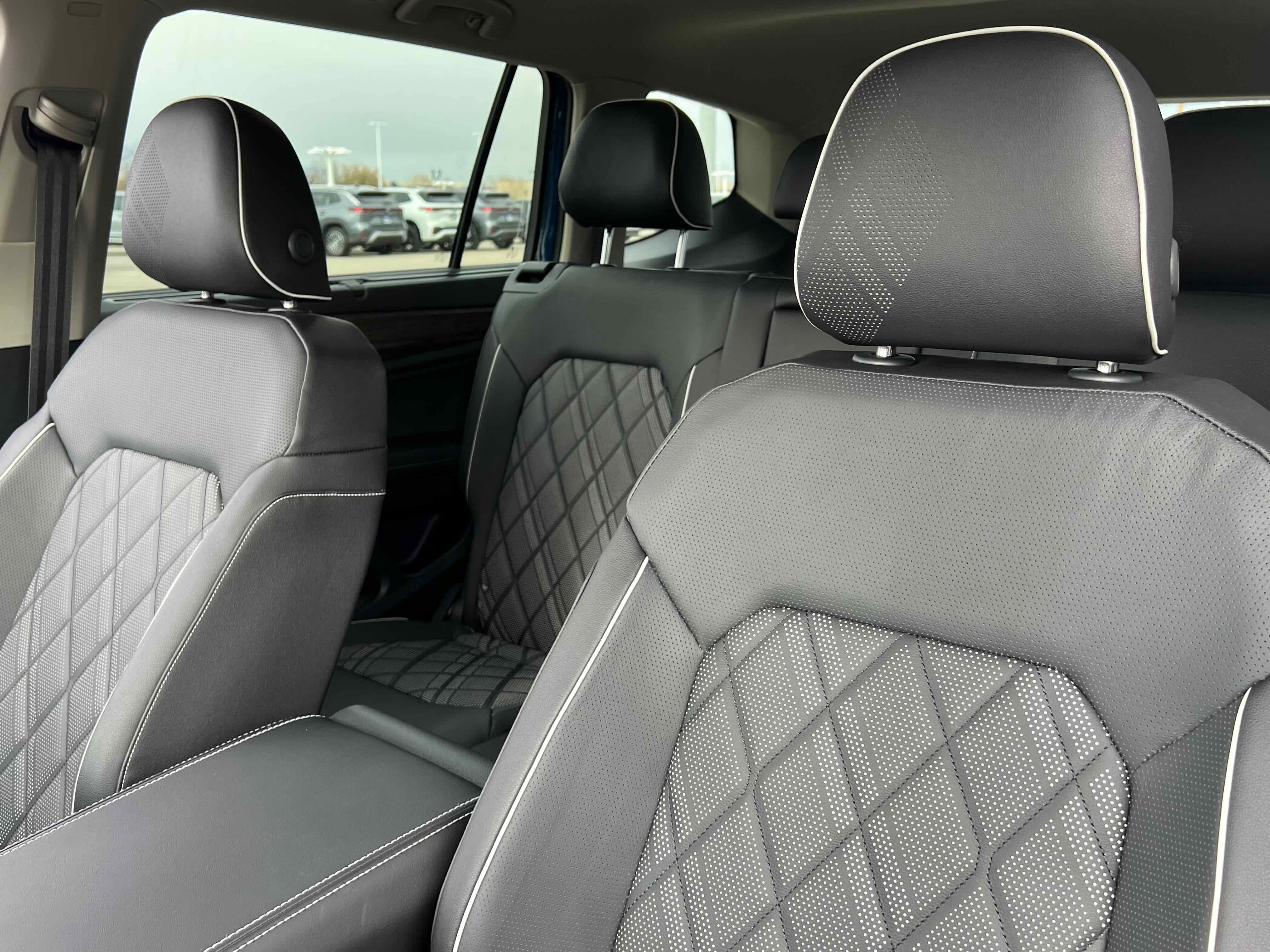 2026 Volkswagen Atlas 2.0T SEL Premium R-Line