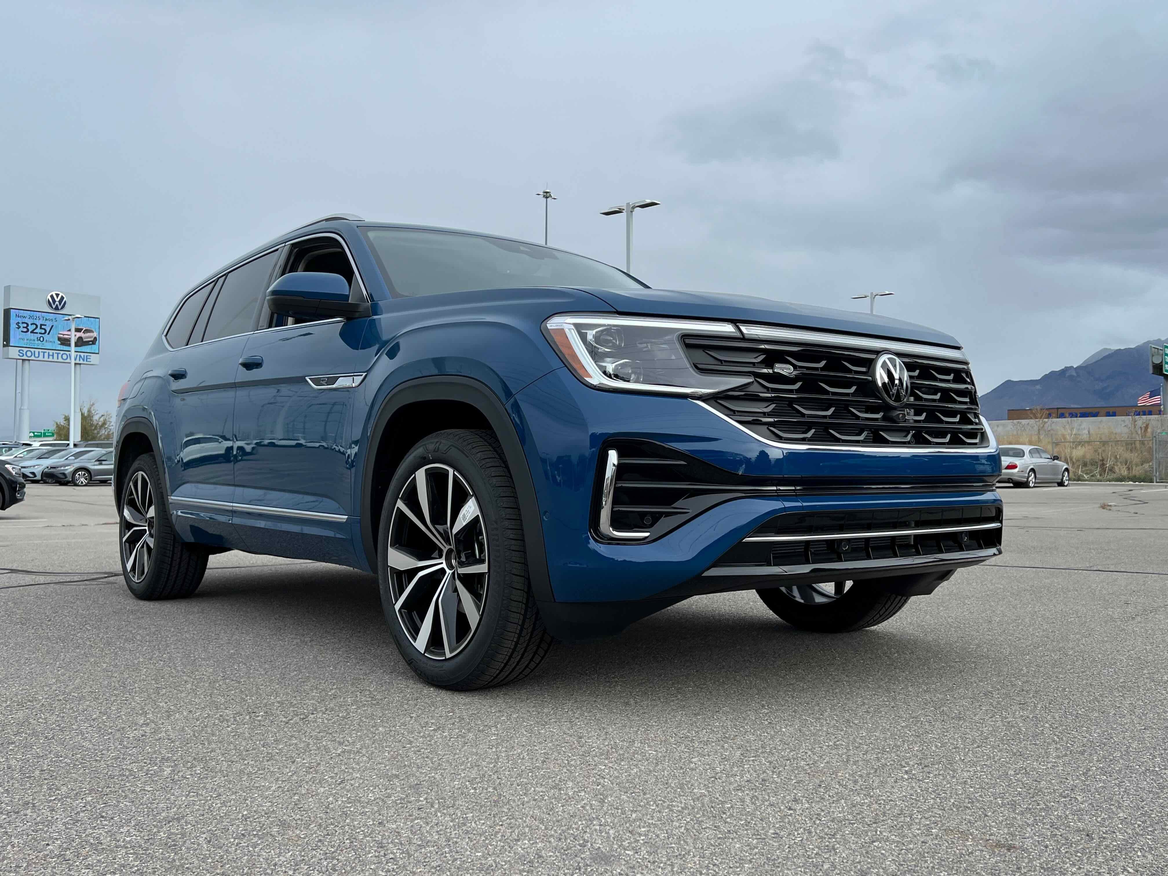 2026 Volkswagen Atlas 2.0T SEL Premium R-Line