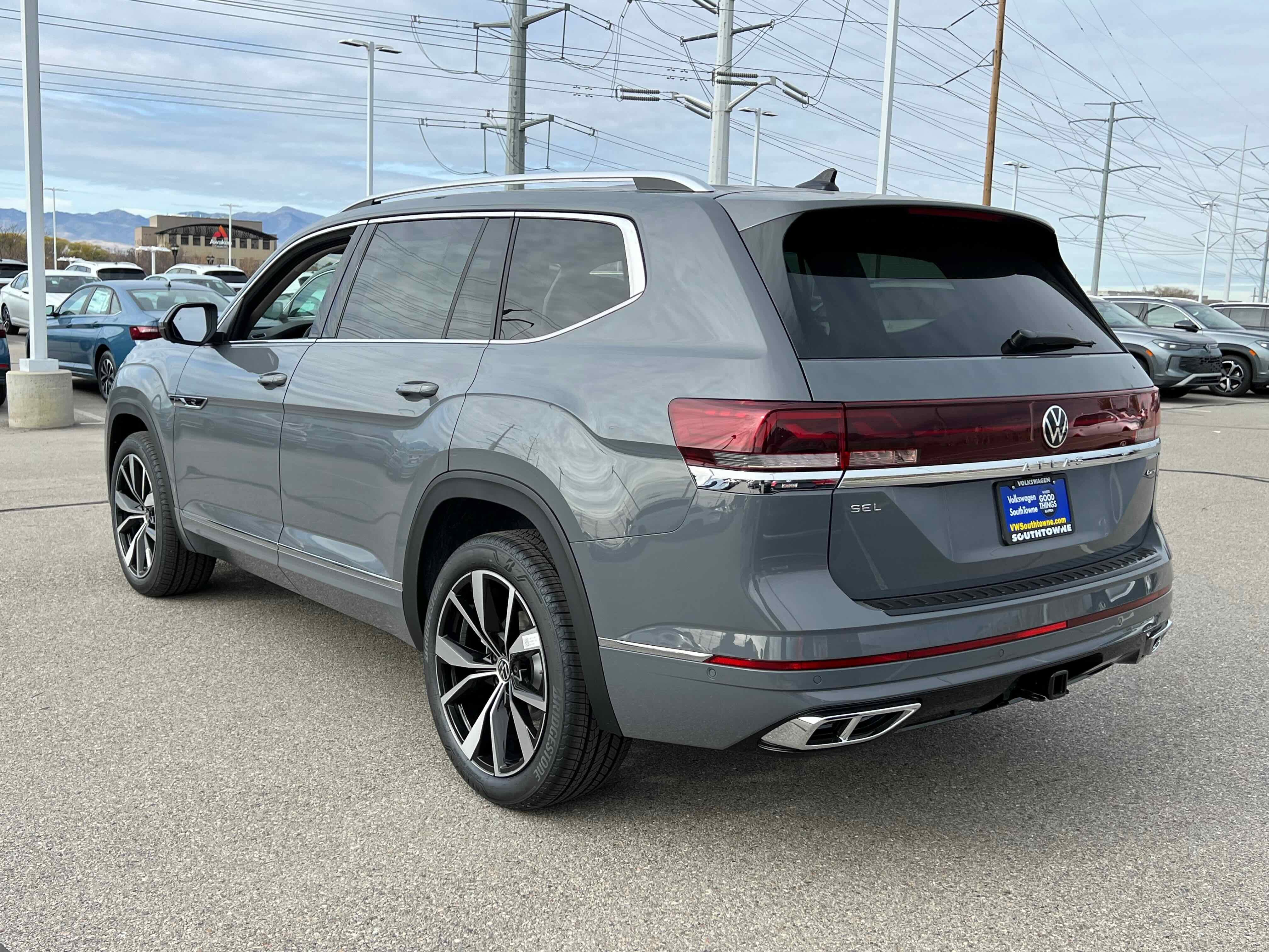 2026 Volkswagen Atlas 2.0T SEL Premium R-Line