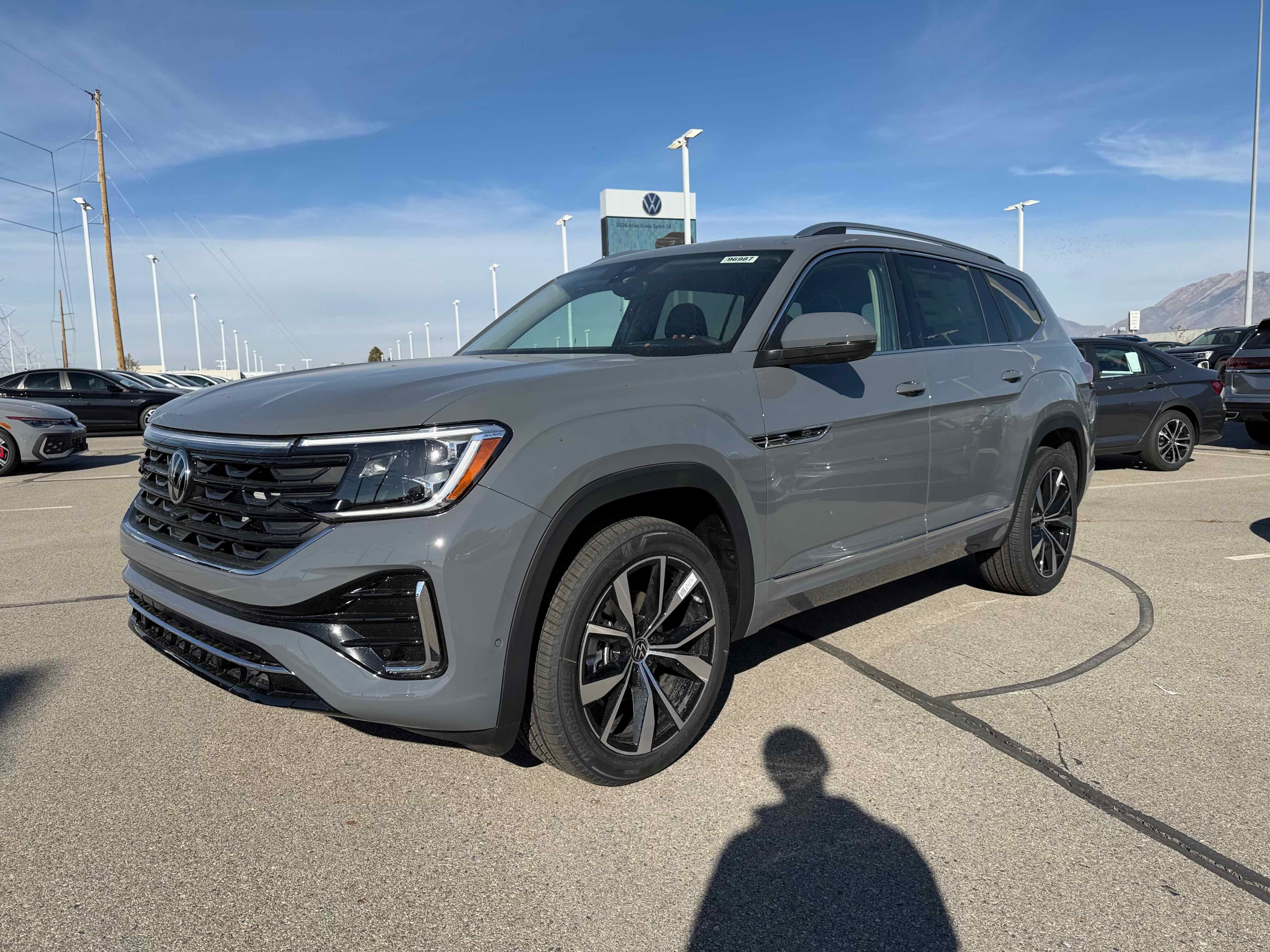 2026 Volkswagen Atlas 2.0T SEL Premium R-Line