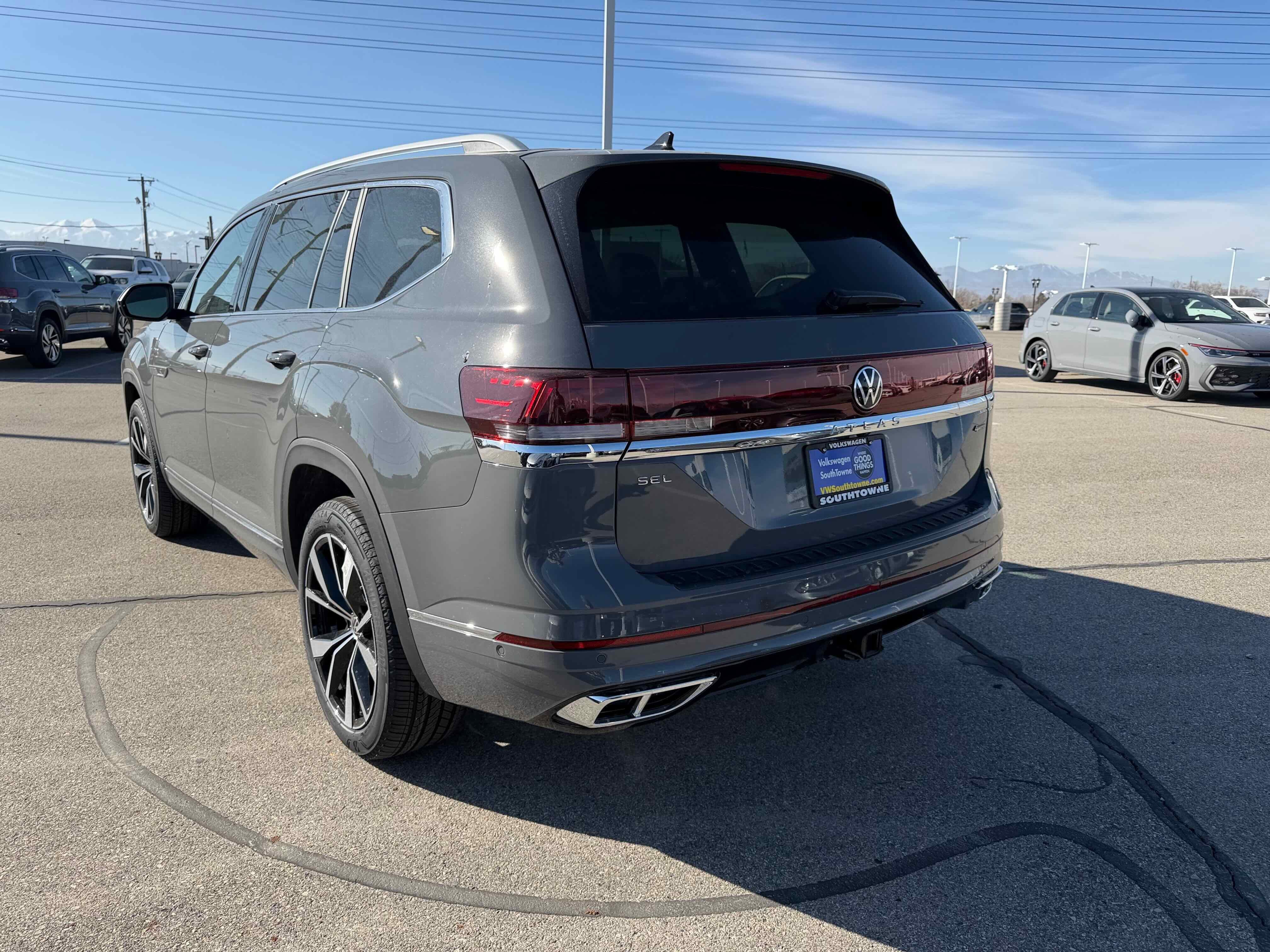 2026 Volkswagen Atlas 2.0T SEL Premium R-Line