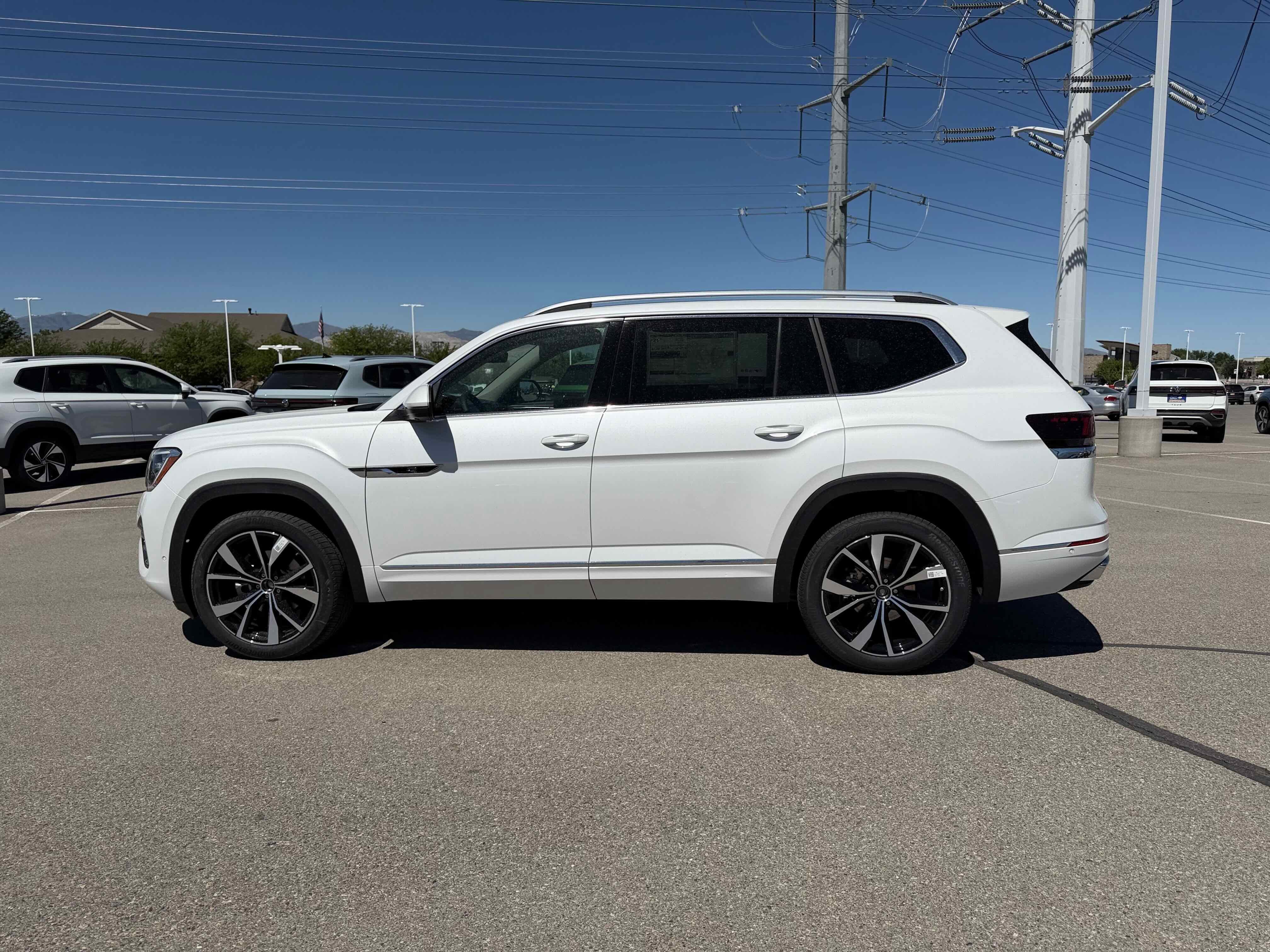 2026 Volkswagen Atlas 2.0T SEL Premium R-Line