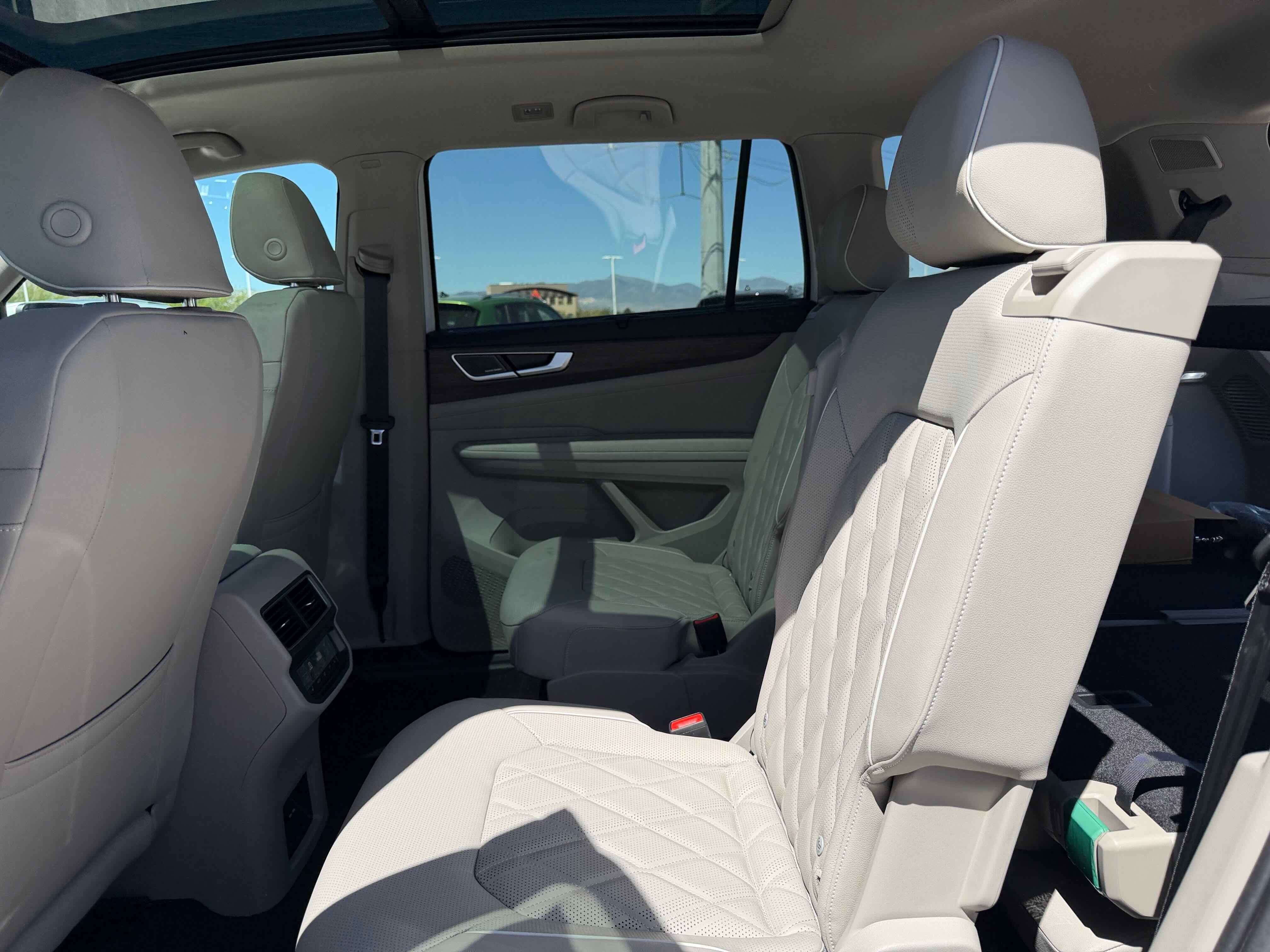 2026 Volkswagen Atlas 2.0T SEL Premium R-Line