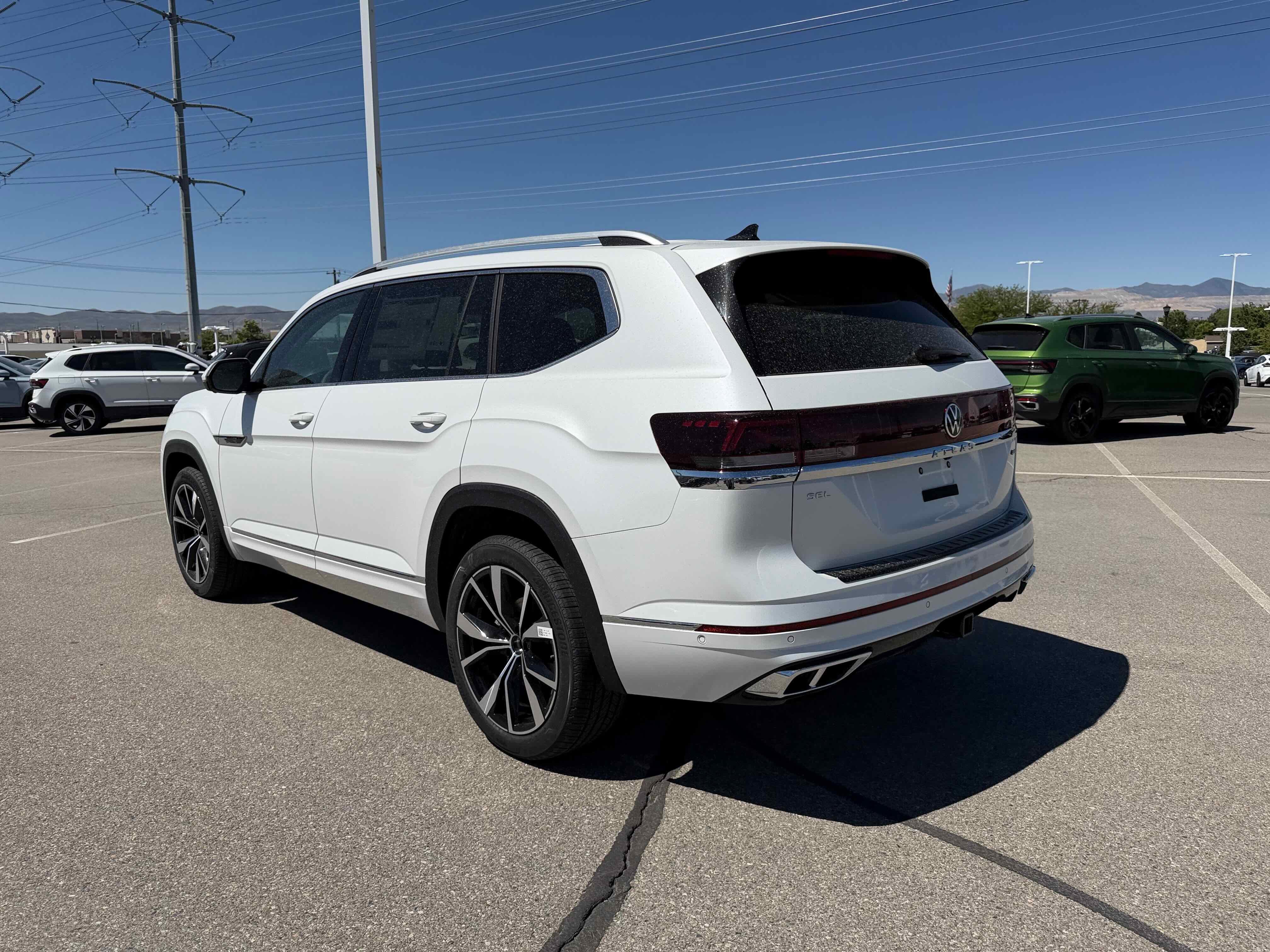 2026 Volkswagen Atlas 2.0T SEL Premium R-Line