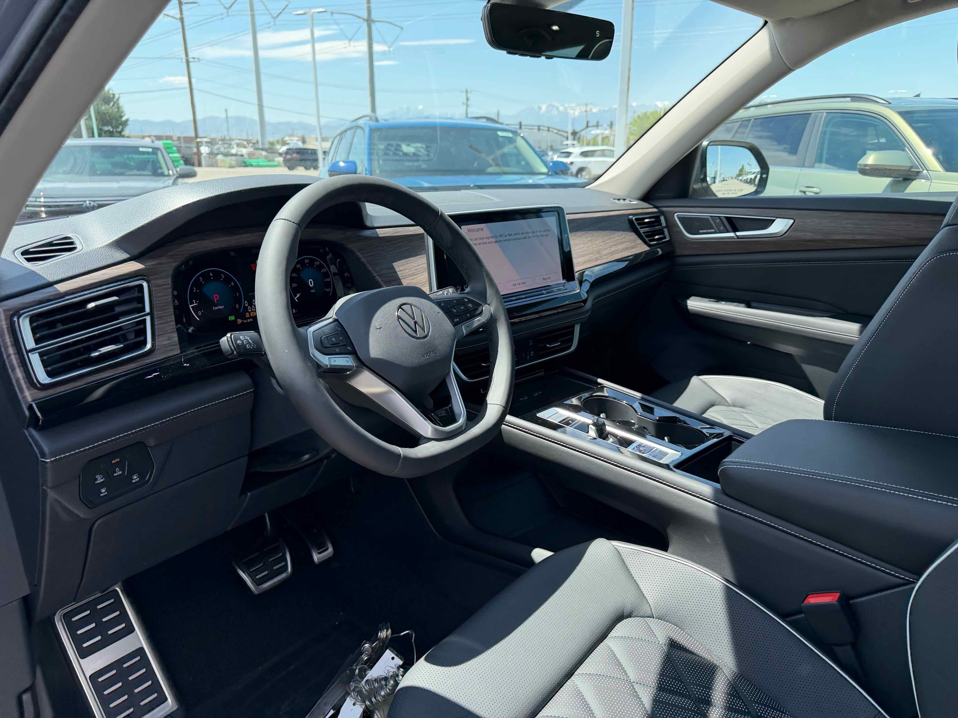 2026 Volkswagen Atlas 2.0T SEL Premium R-Line