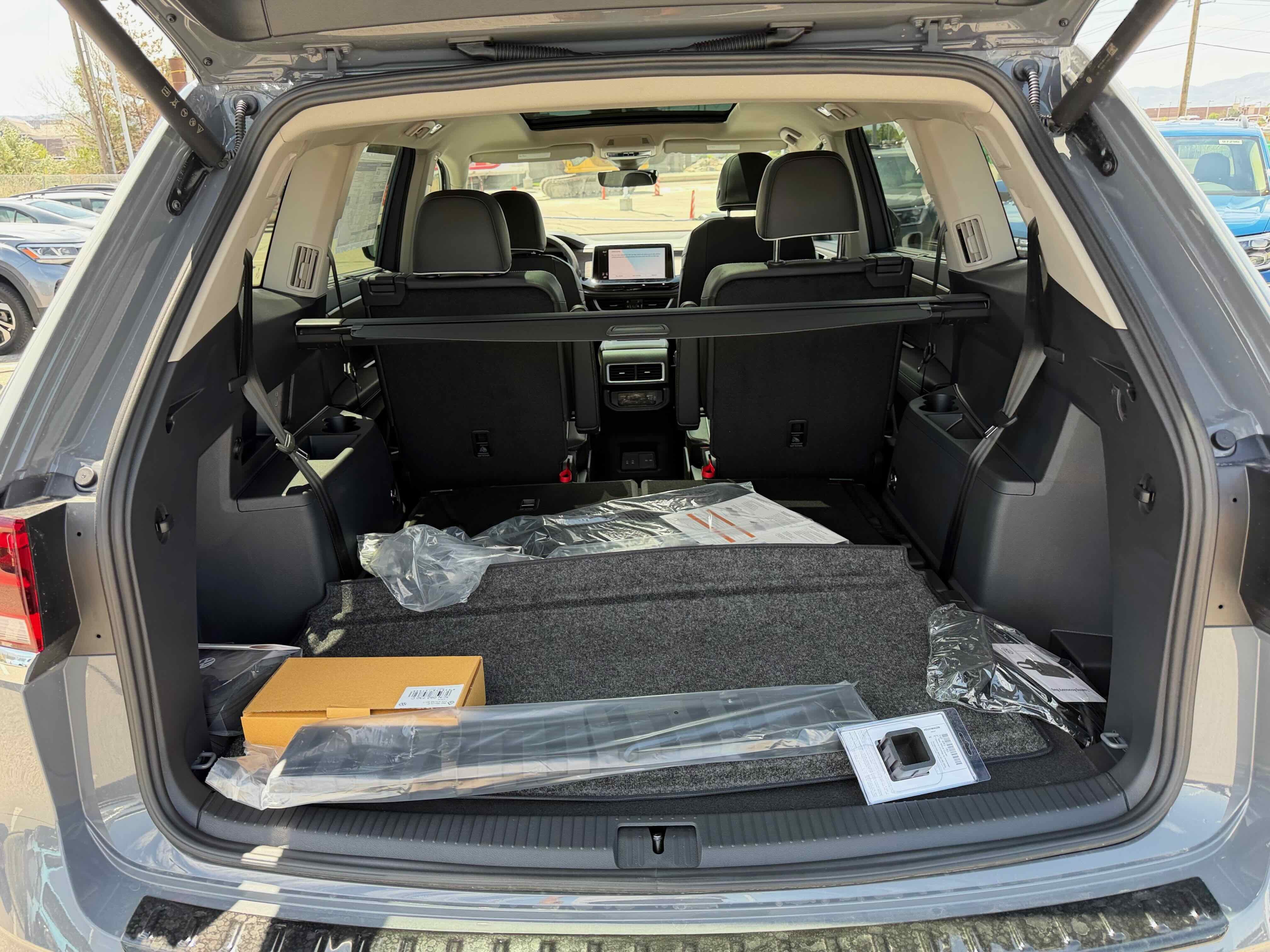 2026 Volkswagen Atlas 2.0T SEL Premium R-Line