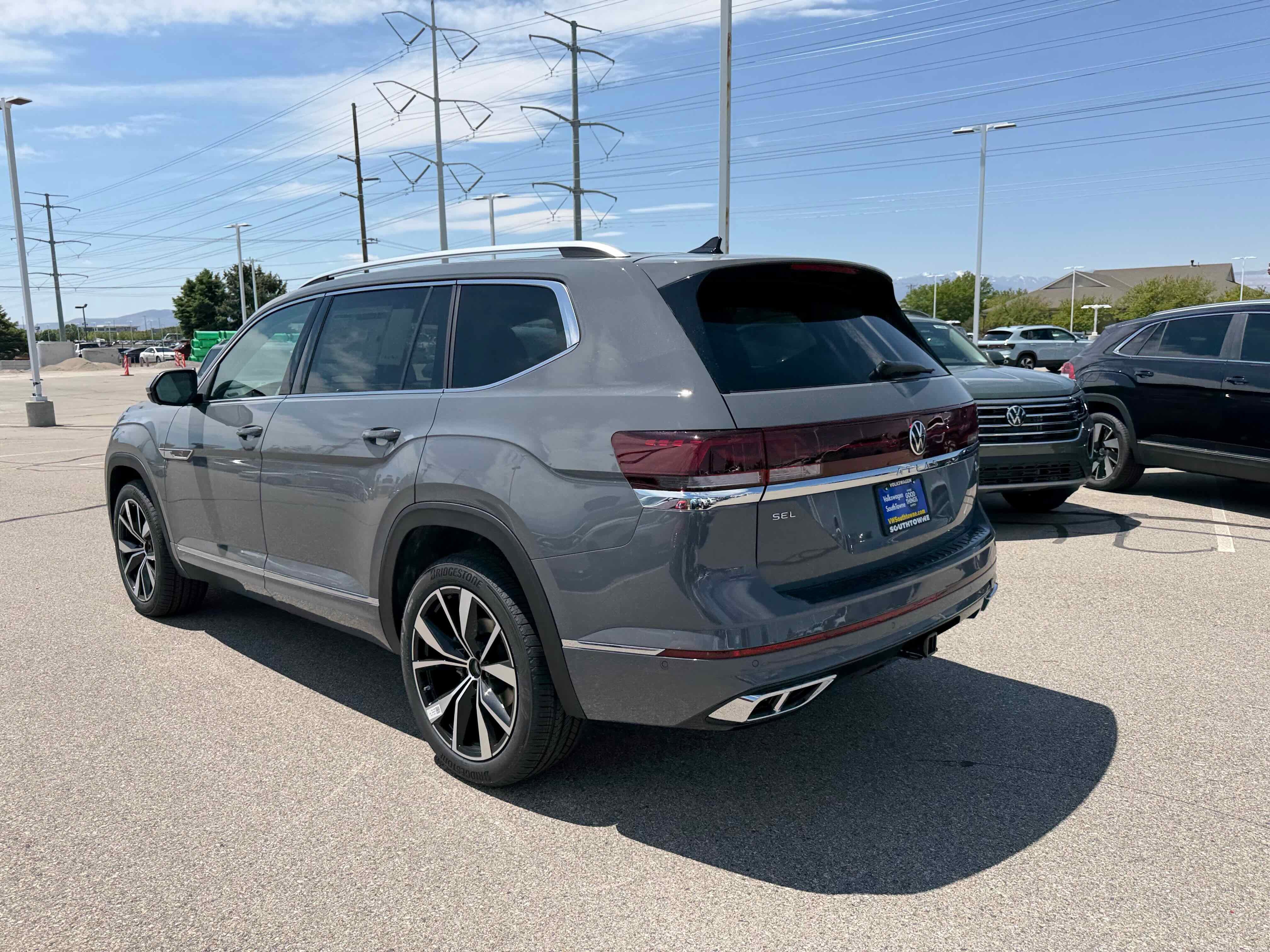 2026 Volkswagen Atlas 2.0T SEL Premium R-Line