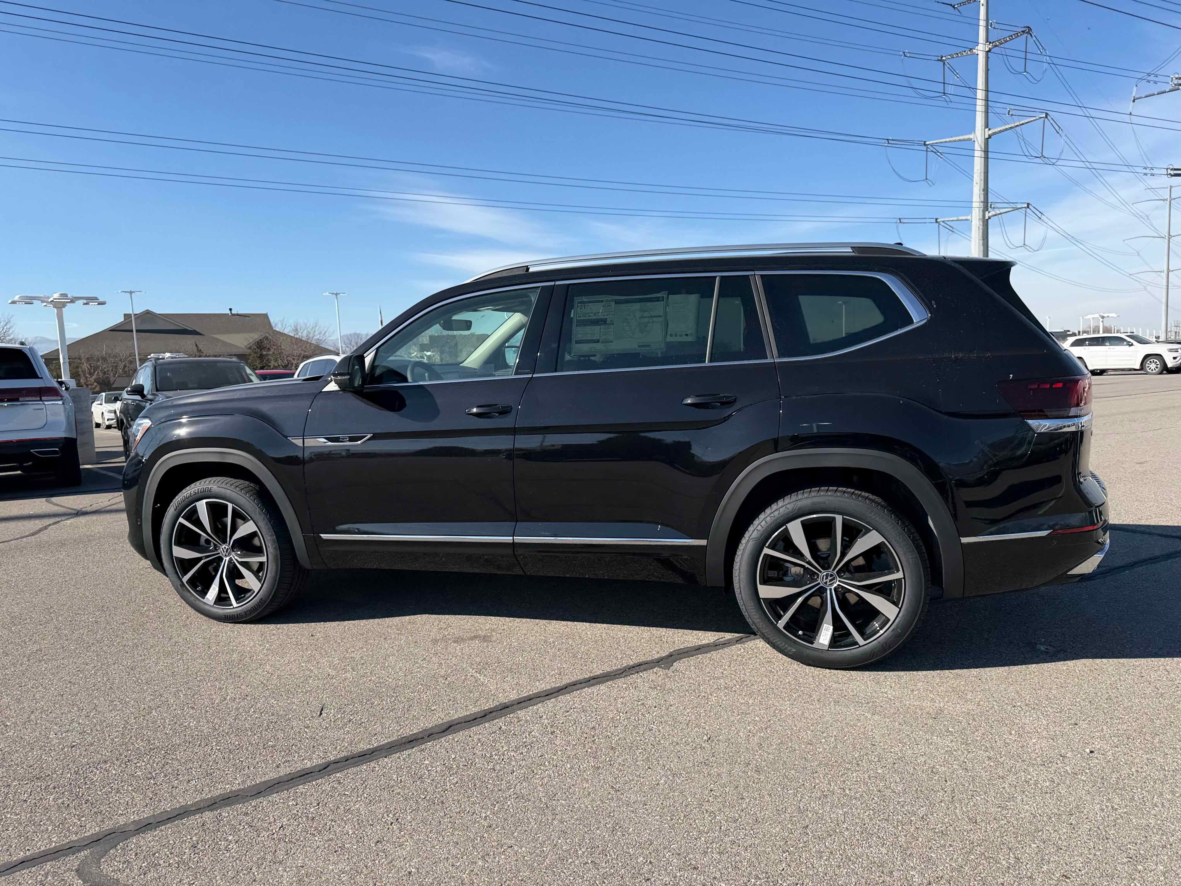 2026 Volkswagen Atlas 2.0T SEL Premium R-Line