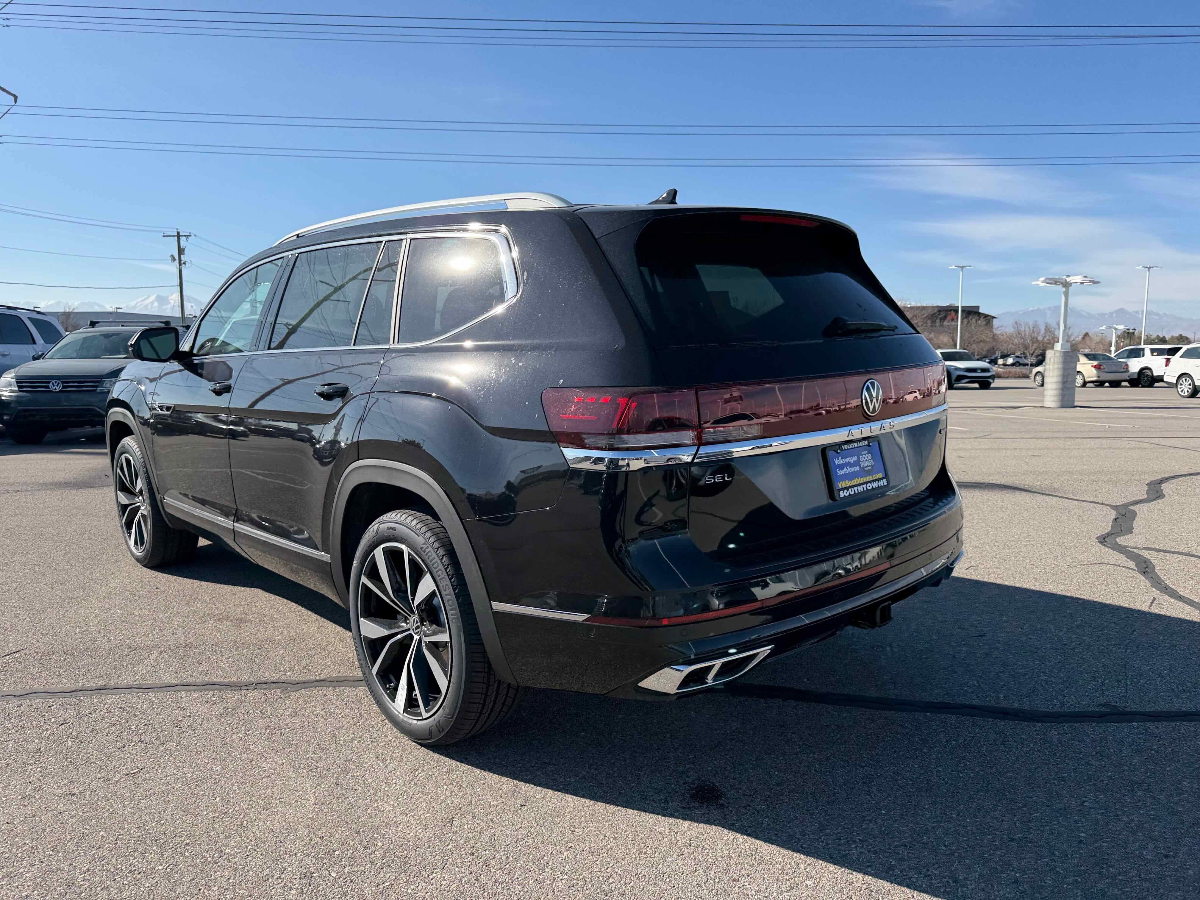 2026 Volkswagen Atlas 2.0T SEL Premium R-Line