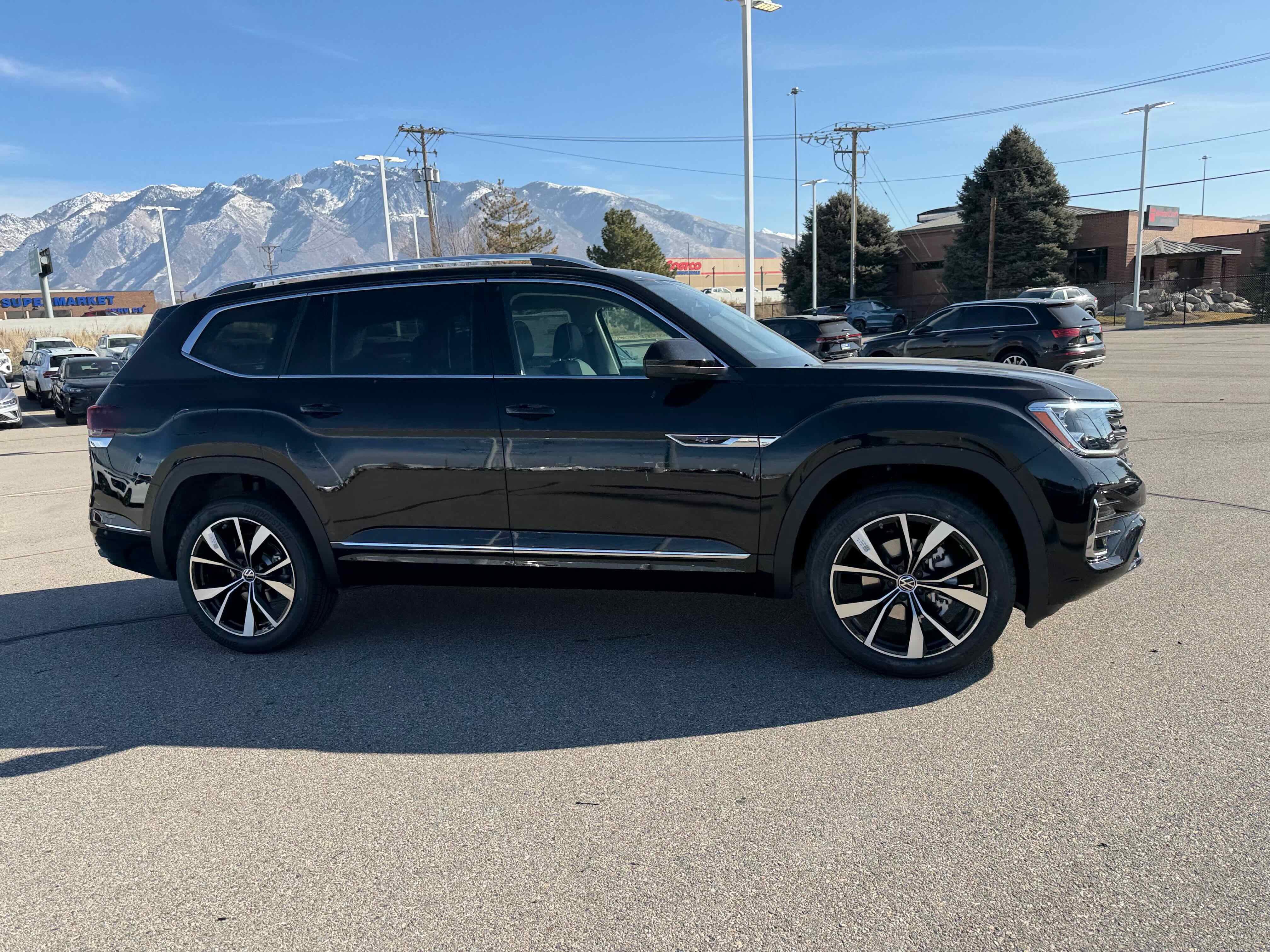 2026 Volkswagen Atlas 2.0T SEL Premium R-Line