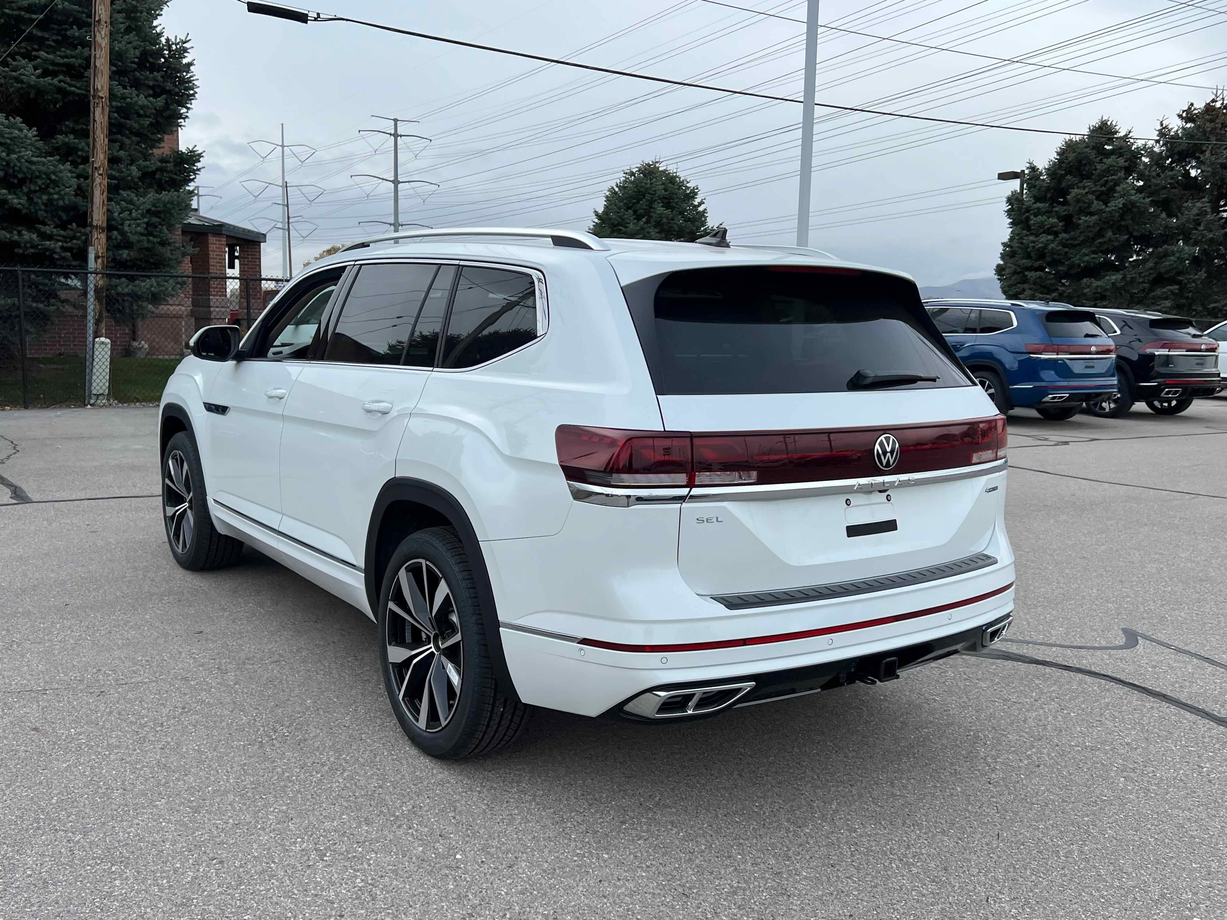 2026 Volkswagen Atlas 2.0T SEL Premium R-Line