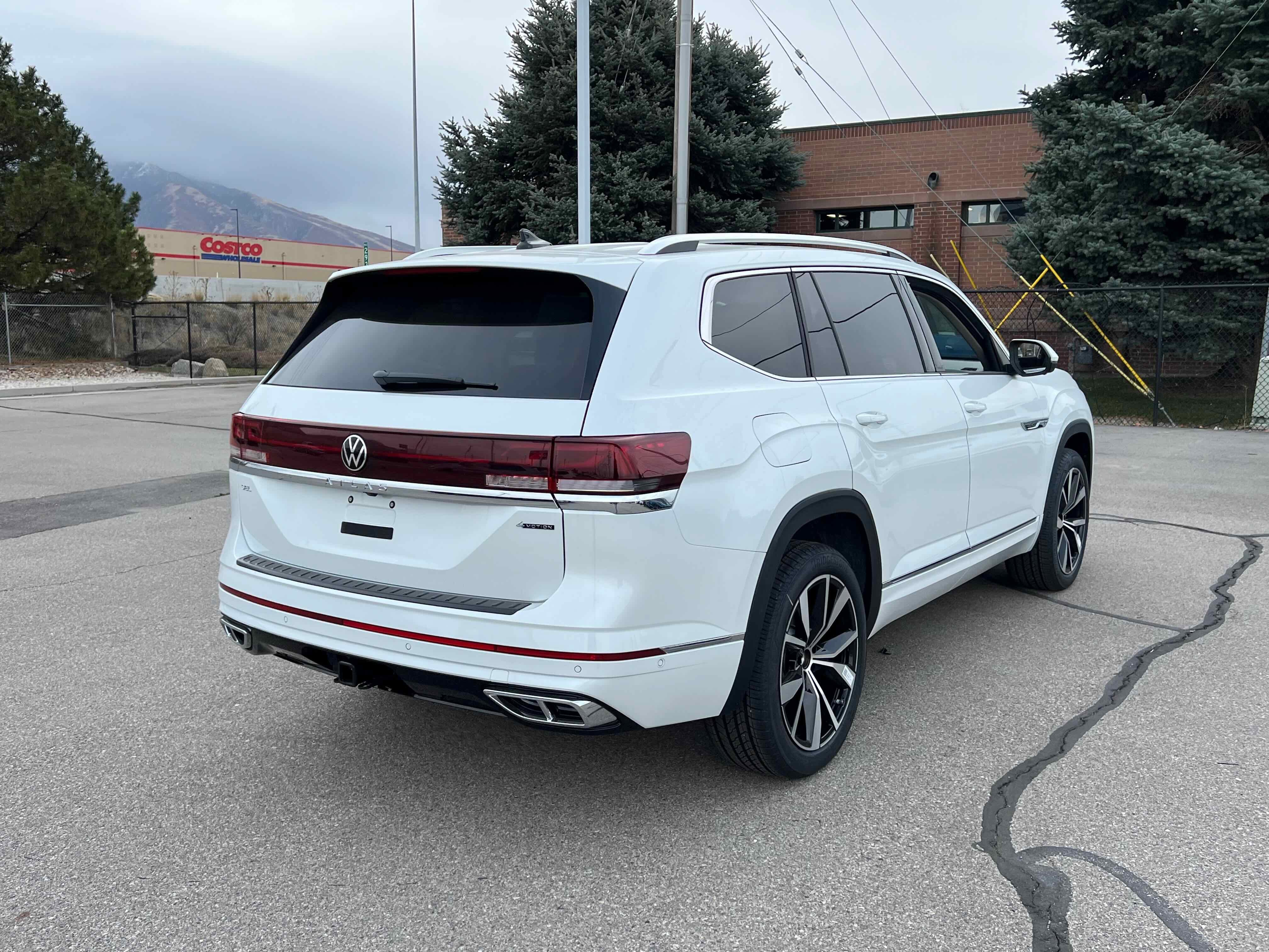 2026 Volkswagen Atlas 2.0T SEL Premium R-Line