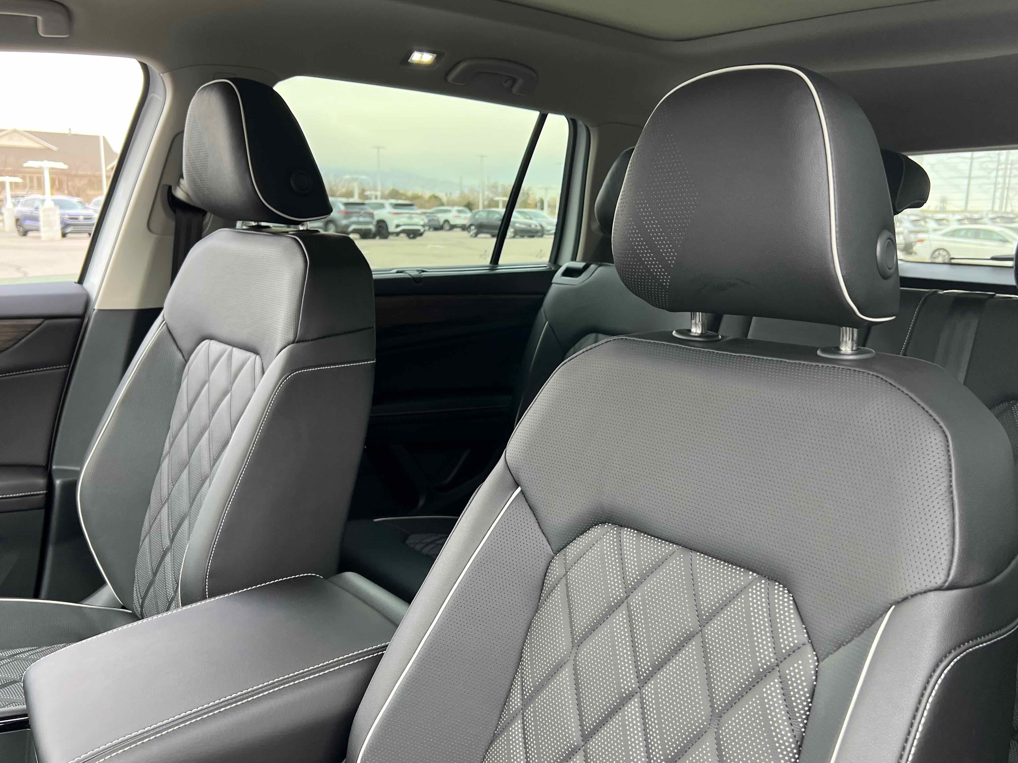 2026 Volkswagen Atlas 2.0T SEL Premium R-Line