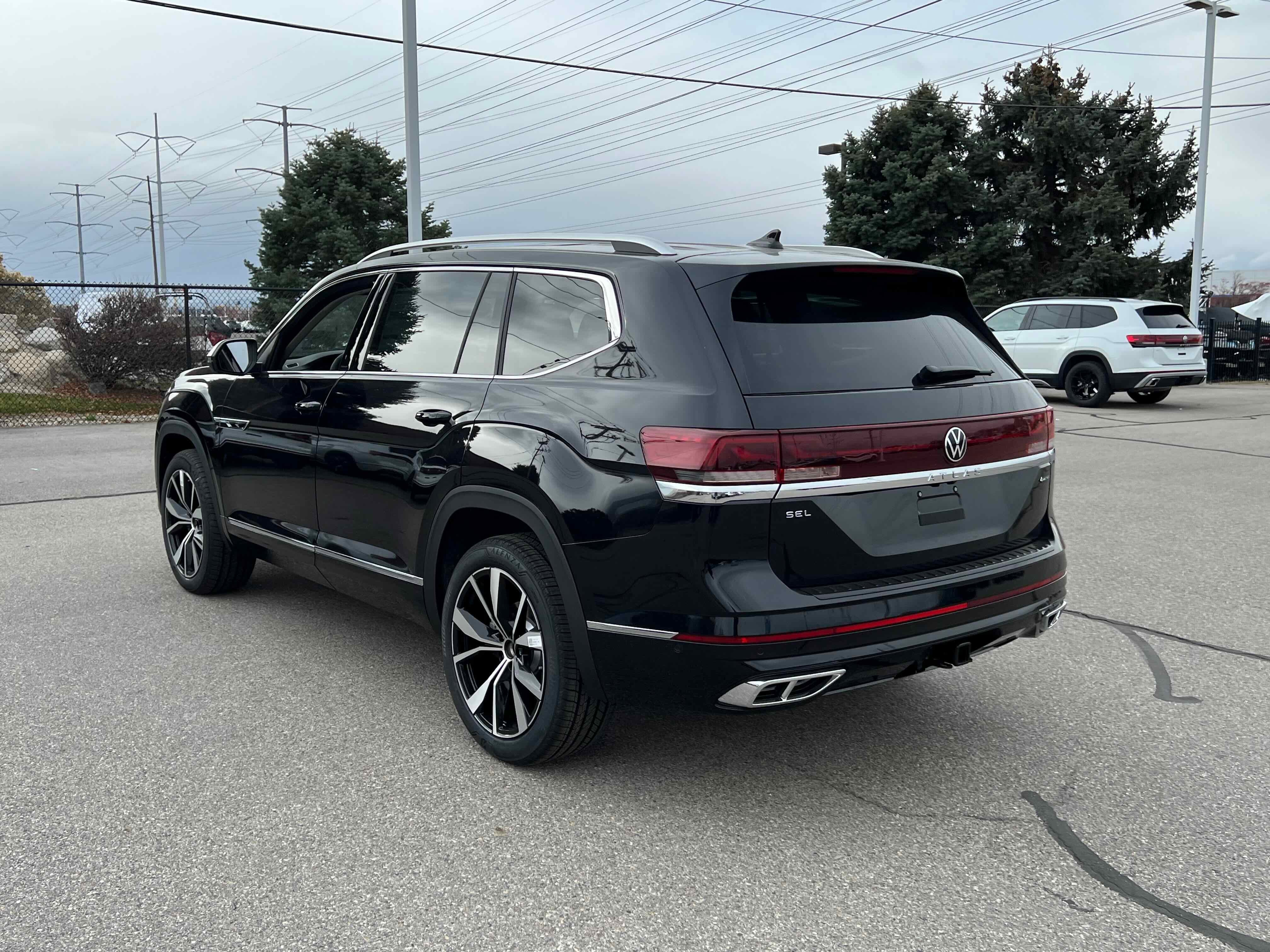 2026 Volkswagen Atlas 2.0T SEL Premium R-Line