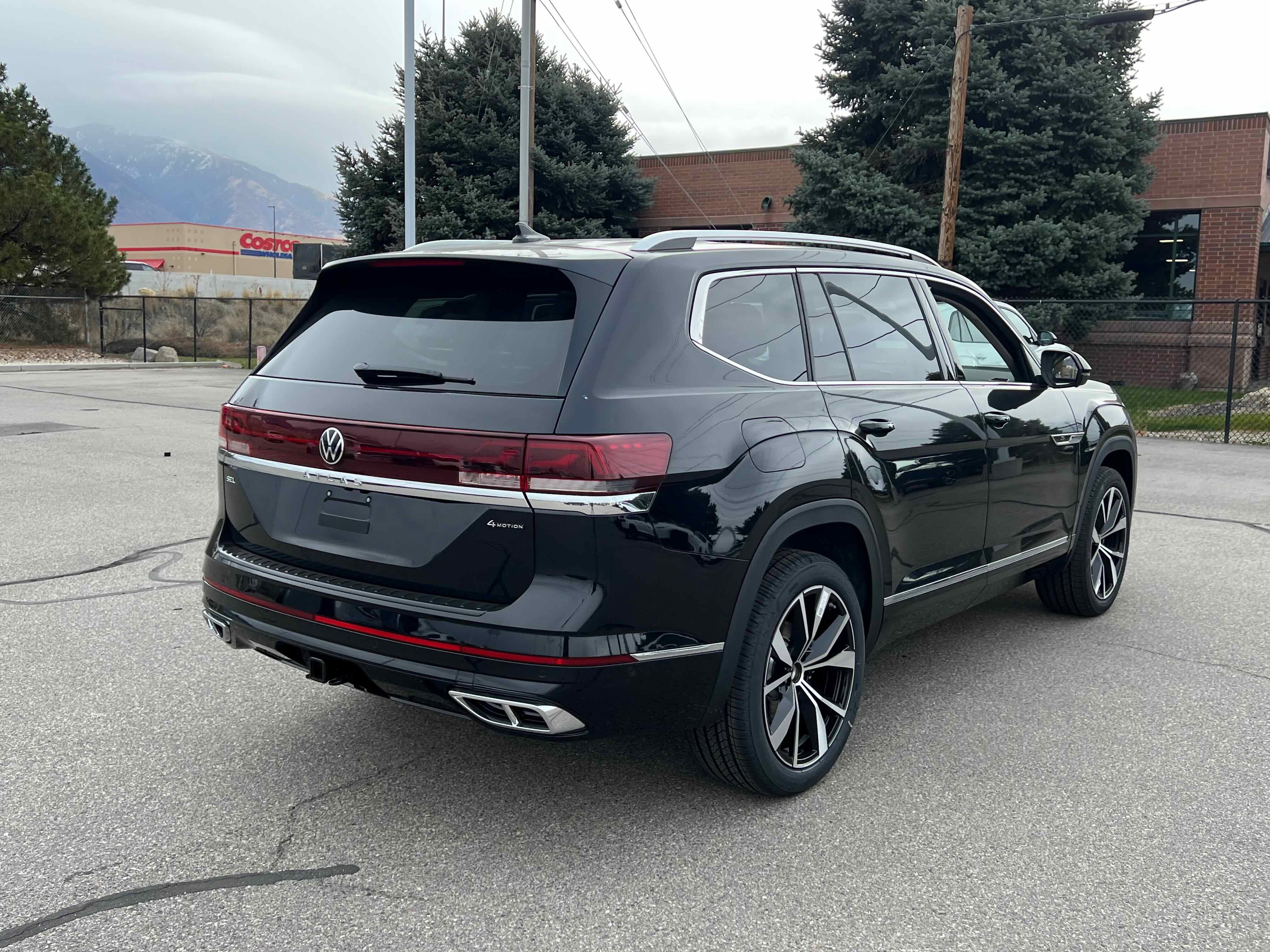 2026 Volkswagen Atlas 2.0T SEL Premium R-Line