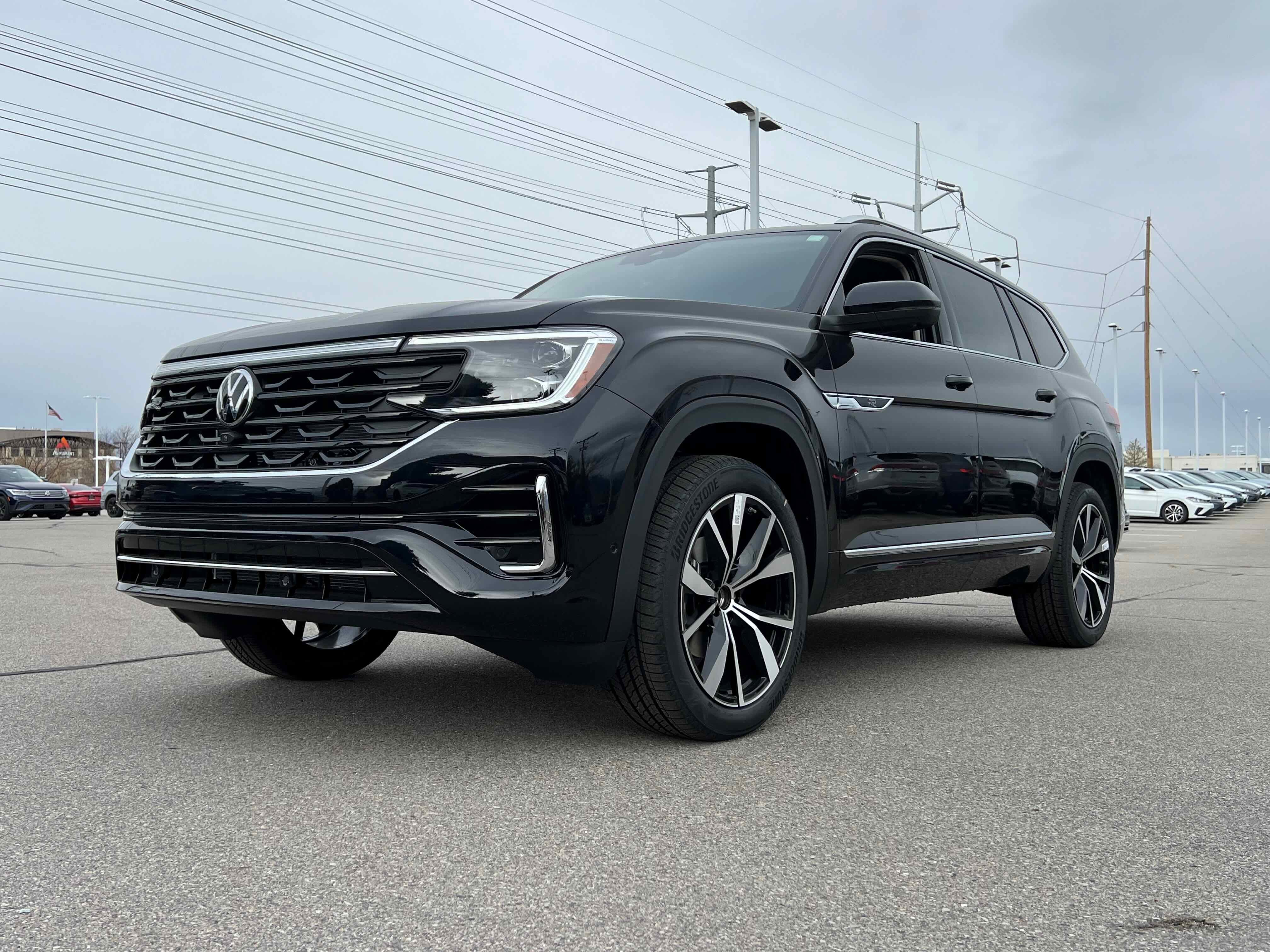 2026 Volkswagen Atlas 2.0T SEL Premium R-Line