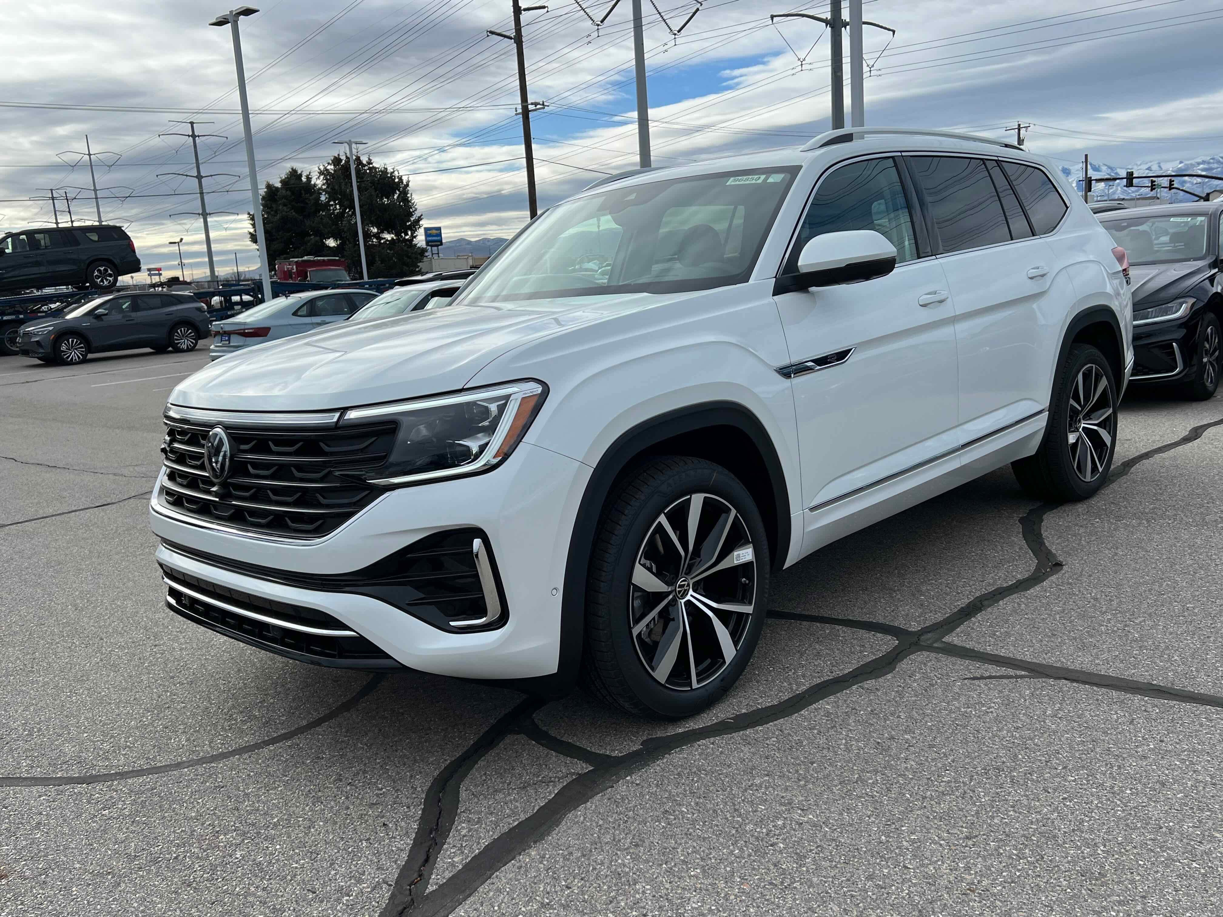 2026 Volkswagen Atlas 2.0T SEL Premium R-Line