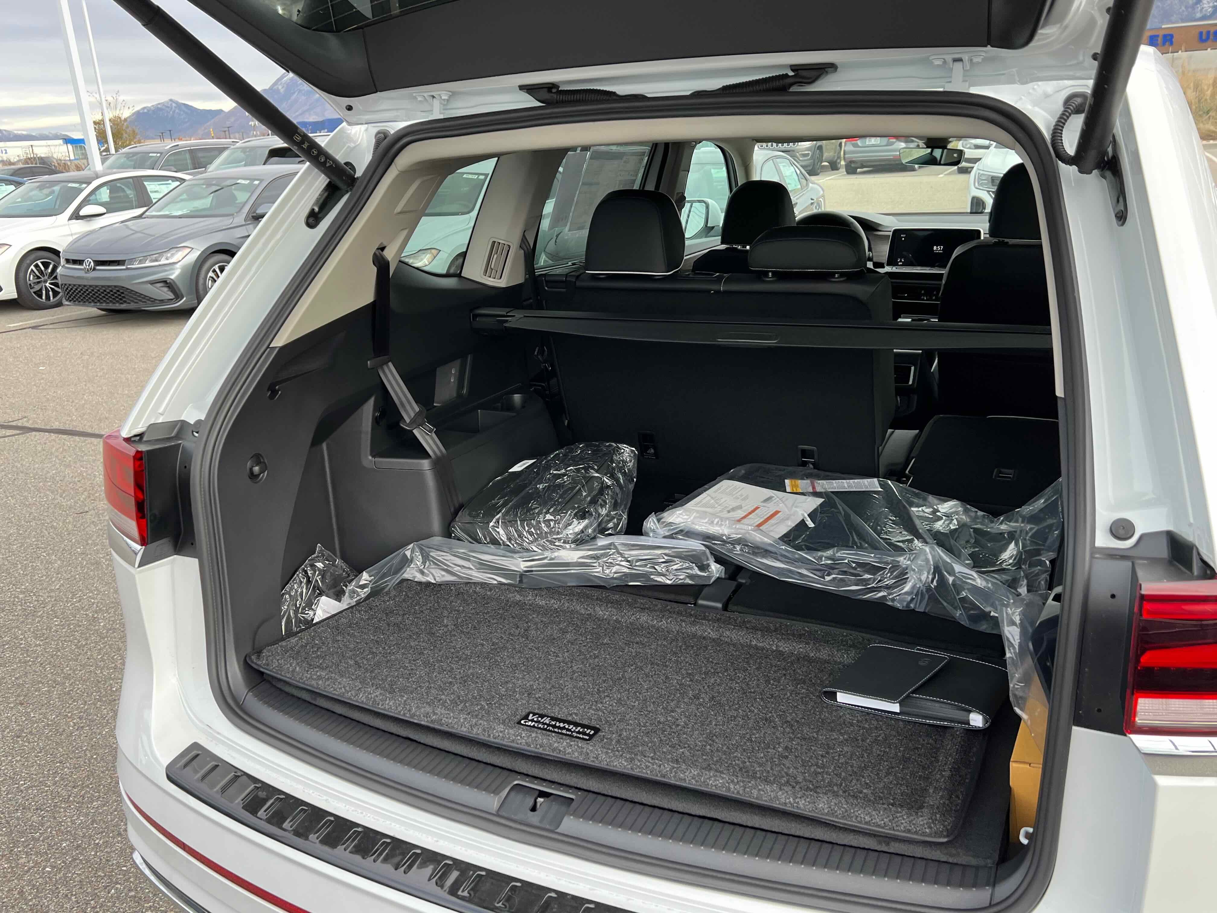 2026 Volkswagen Atlas 2.0T SEL Premium R-Line