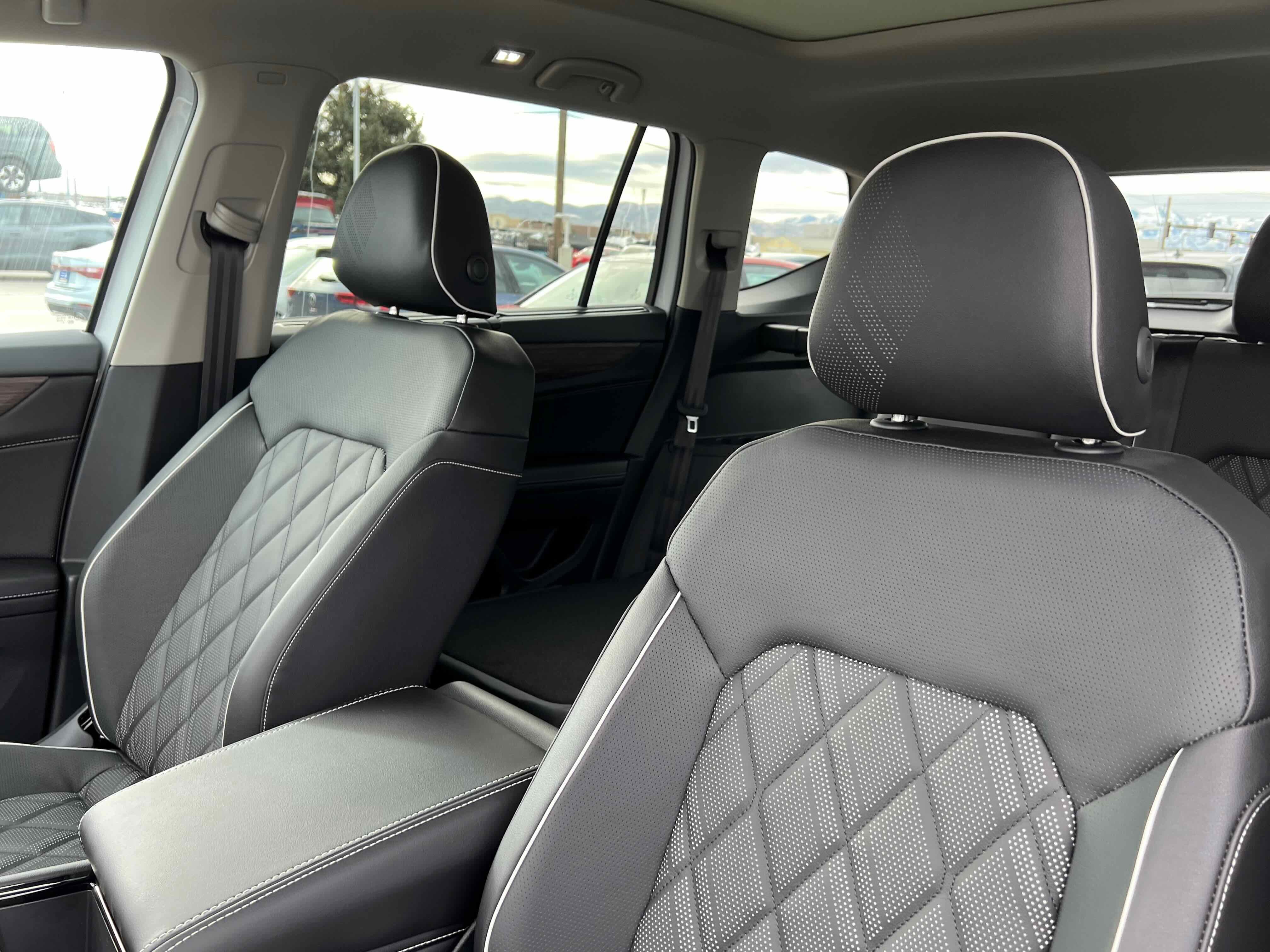 2026 Volkswagen Atlas 2.0T SEL Premium R-Line