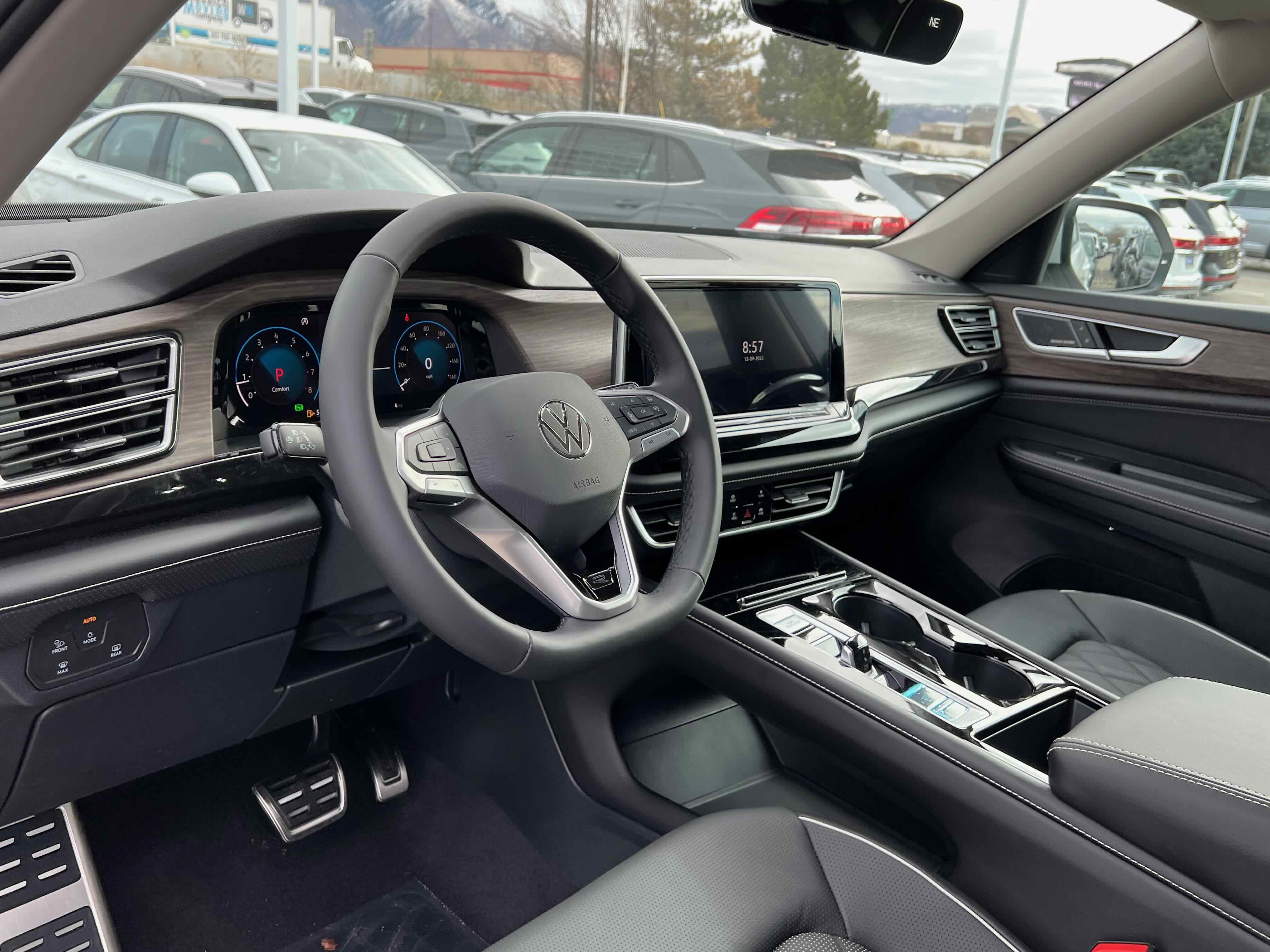 2026 Volkswagen Atlas 2.0T SEL Premium R-Line