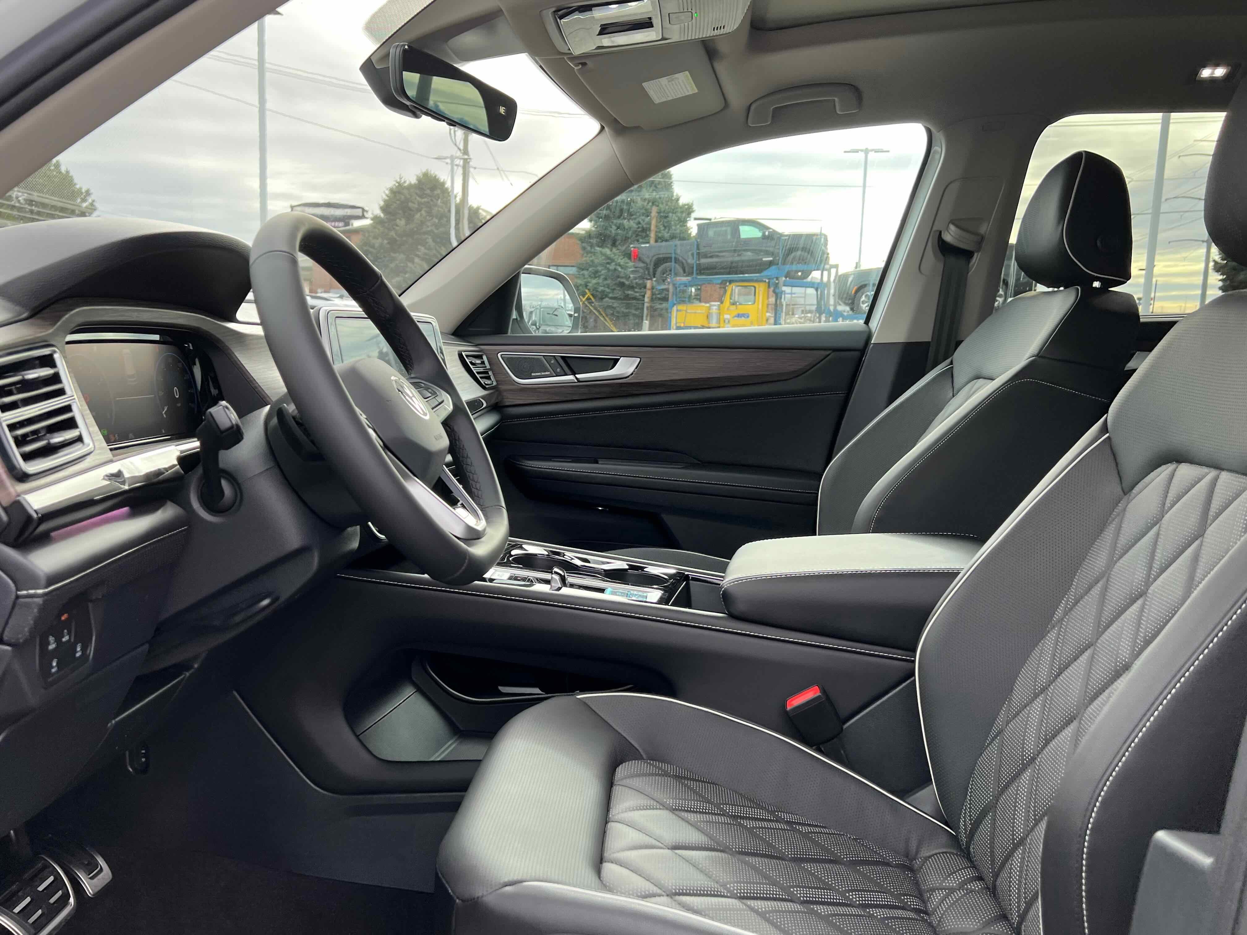 2026 Volkswagen Atlas 2.0T SEL Premium R-Line