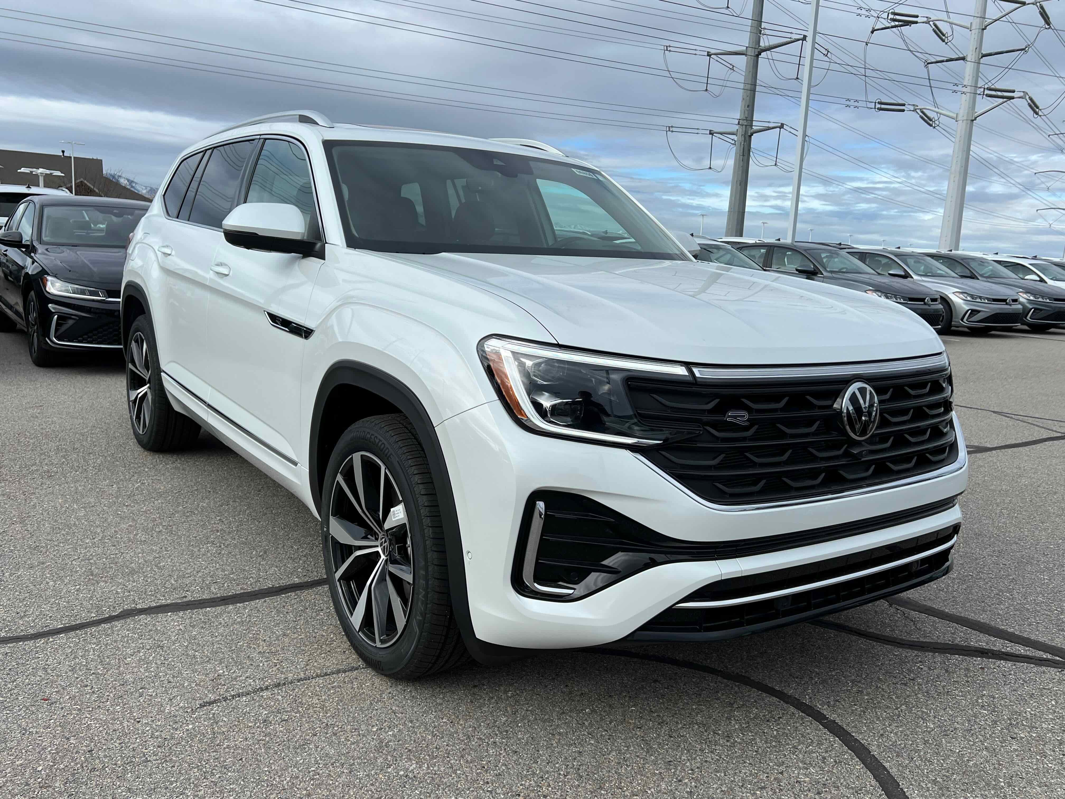 2026 Volkswagen Atlas 2.0T SEL Premium R-Line