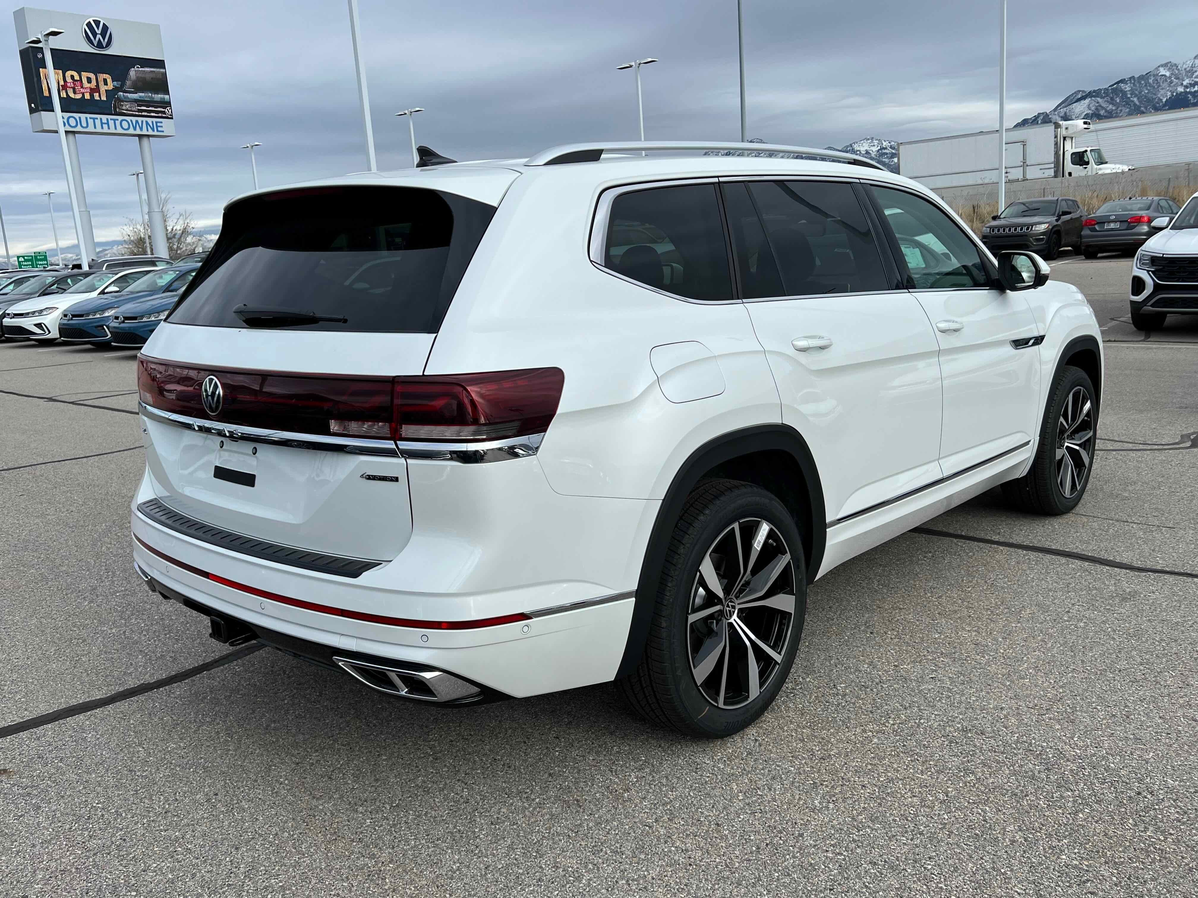 2026 Volkswagen Atlas 2.0T SEL Premium R-Line