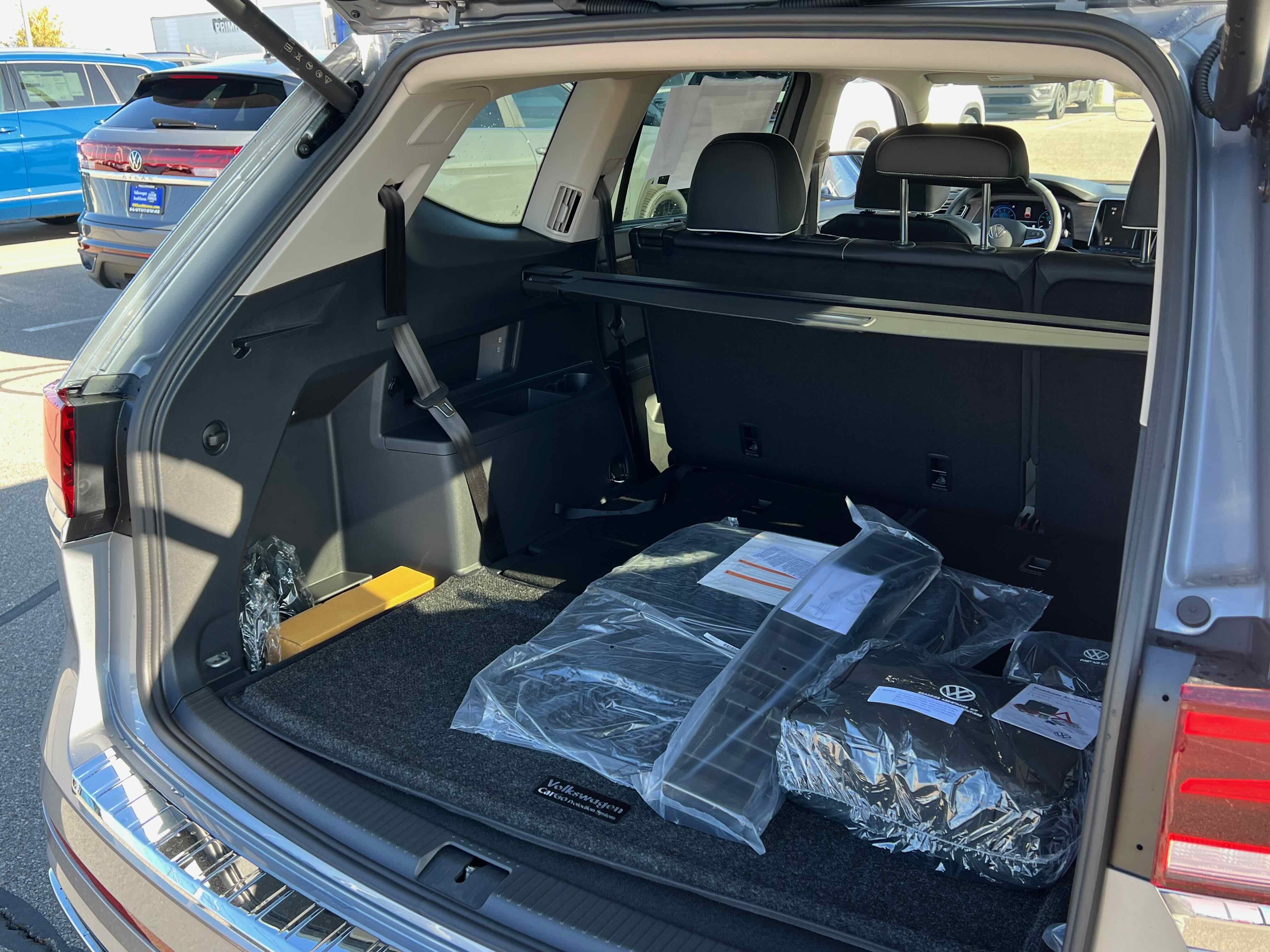 2026 Volkswagen Atlas 2.0T SEL Premium R-Line