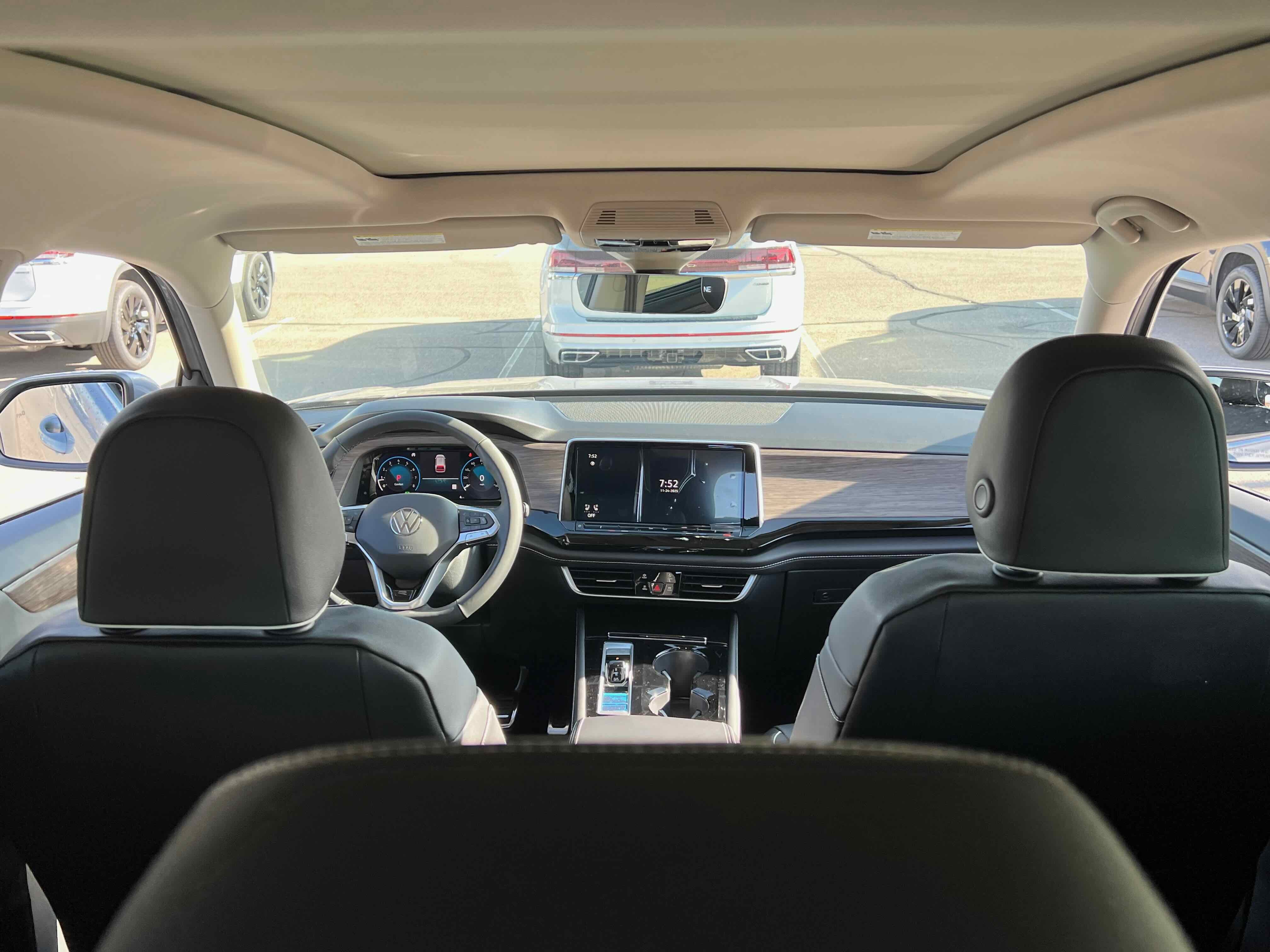 2026 Volkswagen Atlas 2.0T SEL Premium R-Line