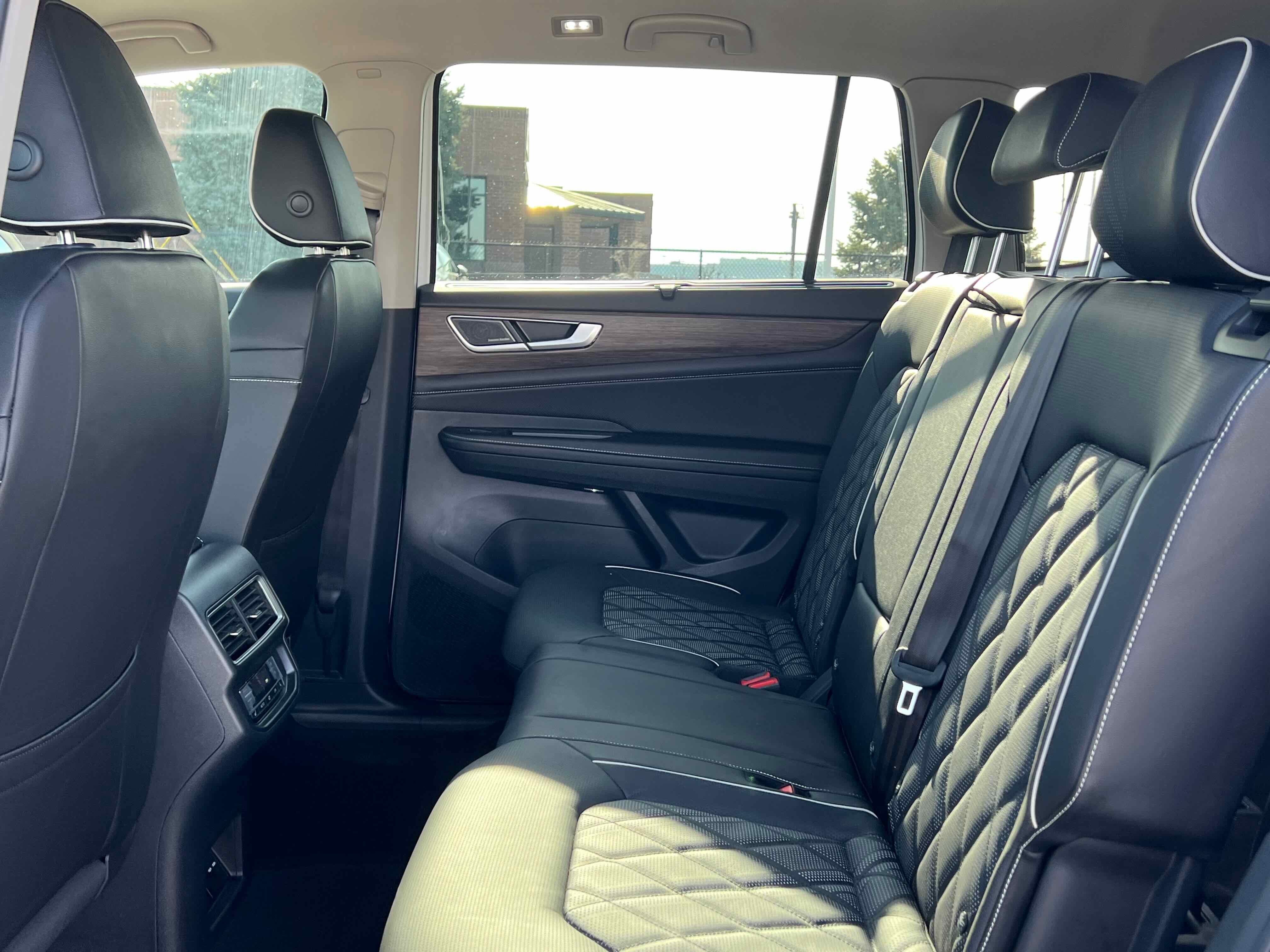 2026 Volkswagen Atlas 2.0T SEL Premium R-Line