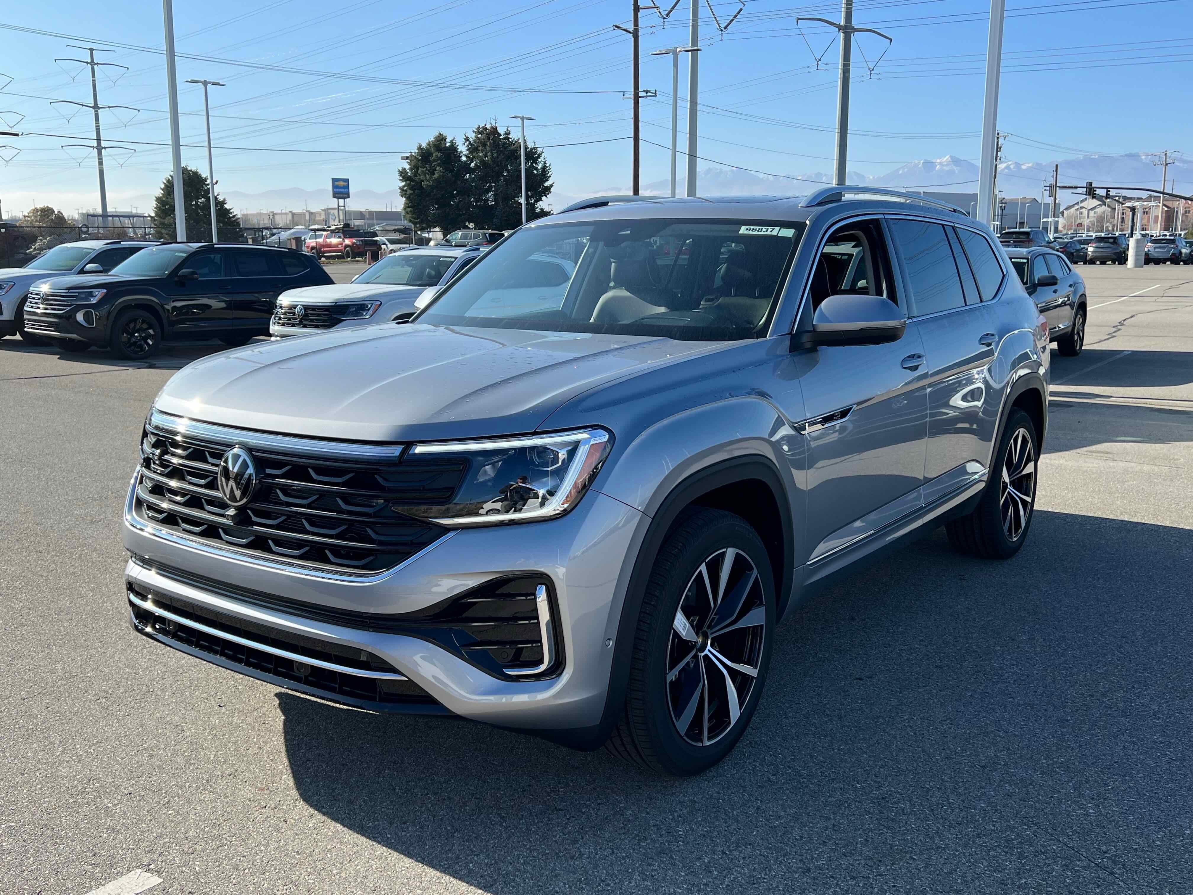 2026 Volkswagen Atlas 2.0T SEL Premium R-Line