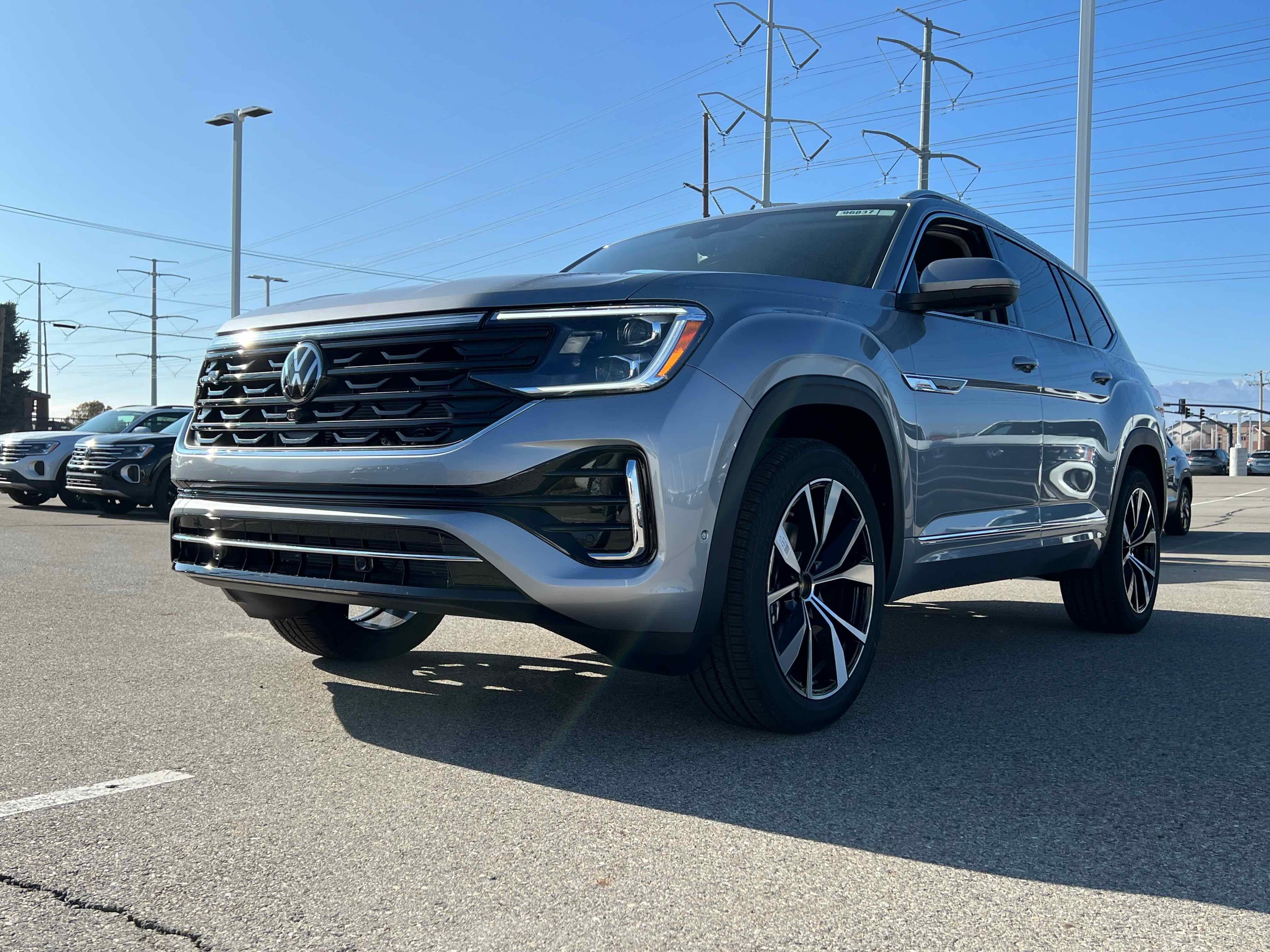 2026 Volkswagen Atlas 2.0T SEL Premium R-Line