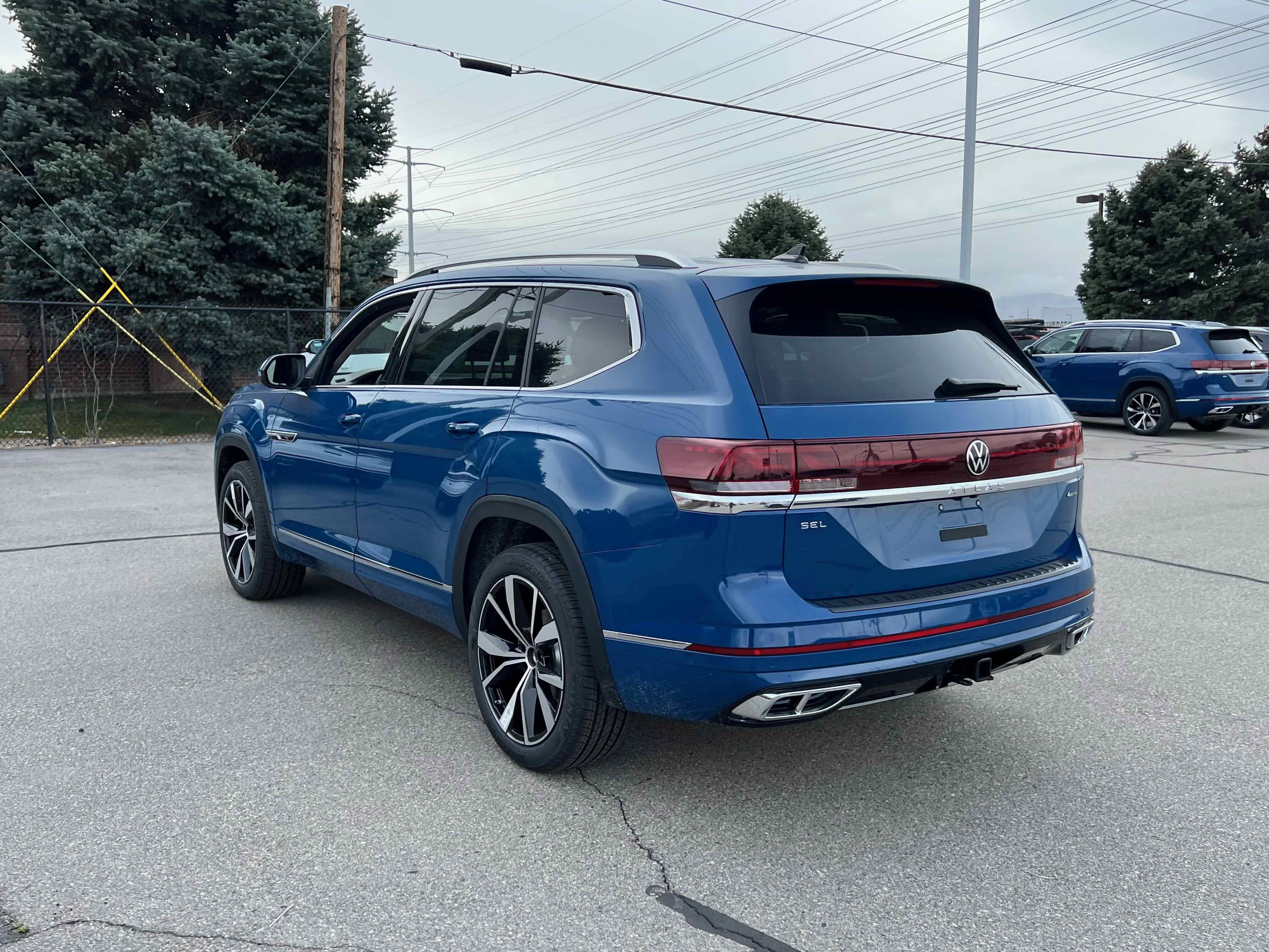 2026 Volkswagen Atlas 2.0T SEL Premium R-Line