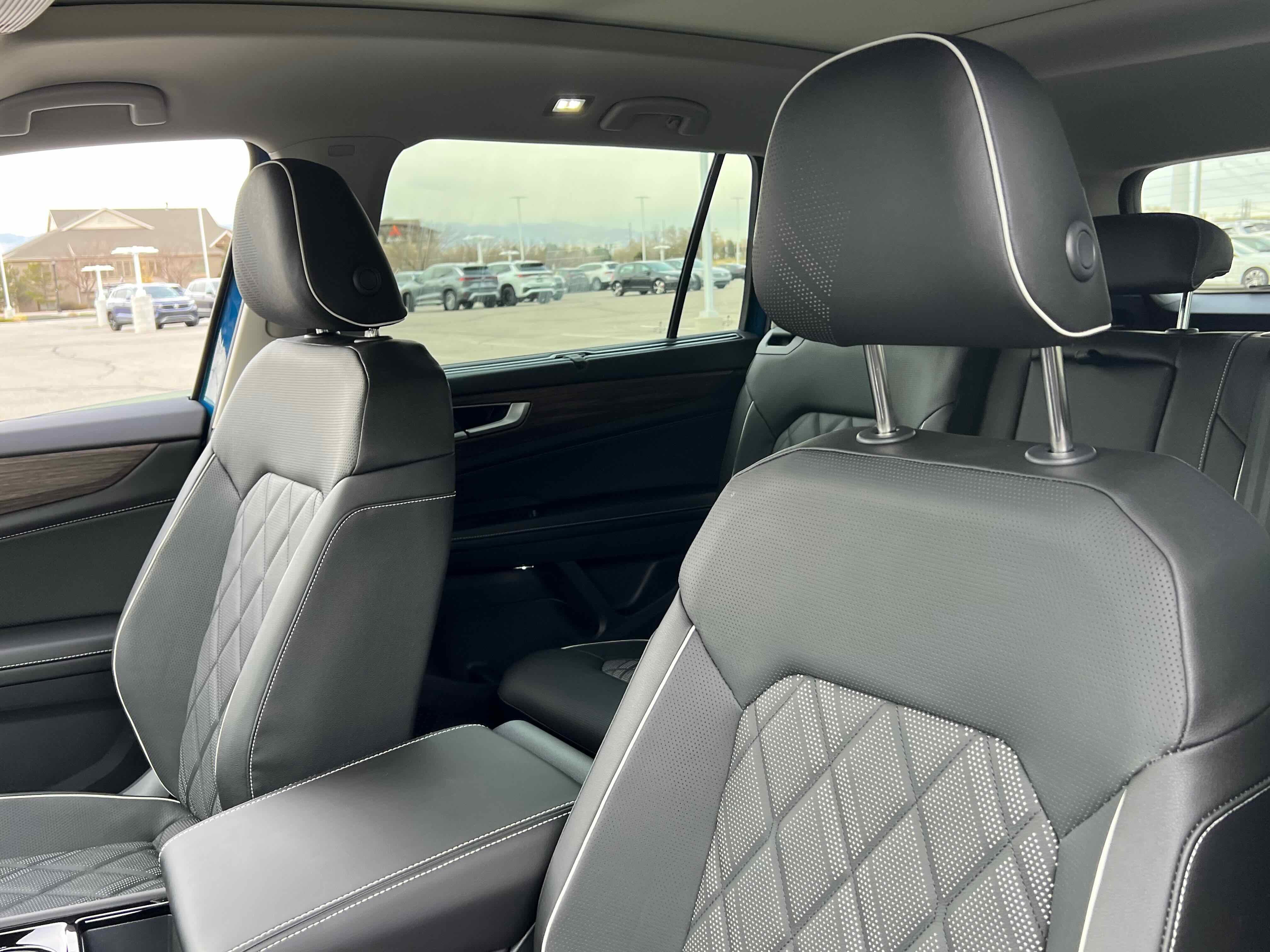 2026 Volkswagen Atlas 2.0T SEL Premium R-Line