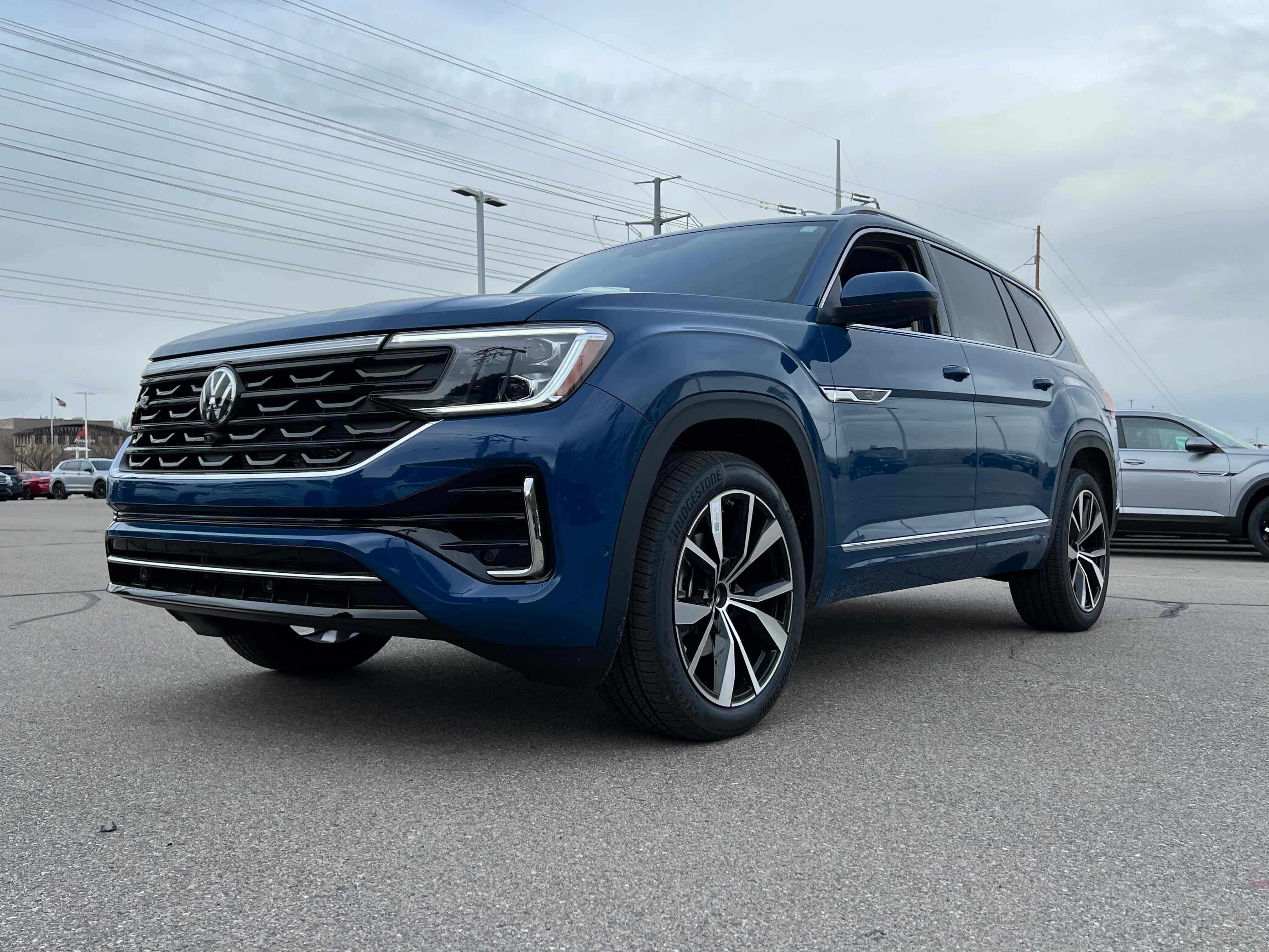 2026 Volkswagen Atlas 2.0T SEL Premium R-Line