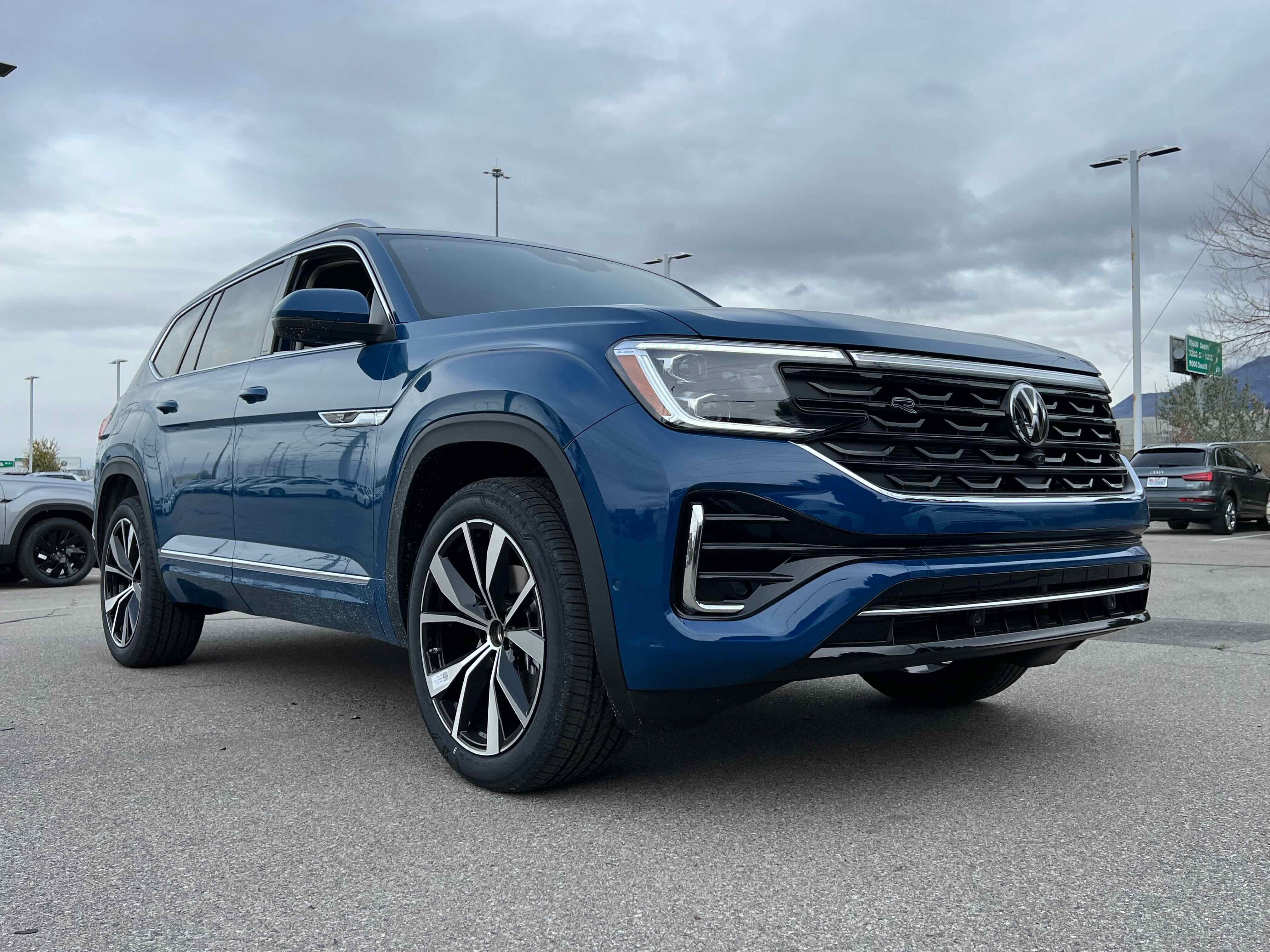 2026 Volkswagen Atlas 2.0T SEL Premium R-Line