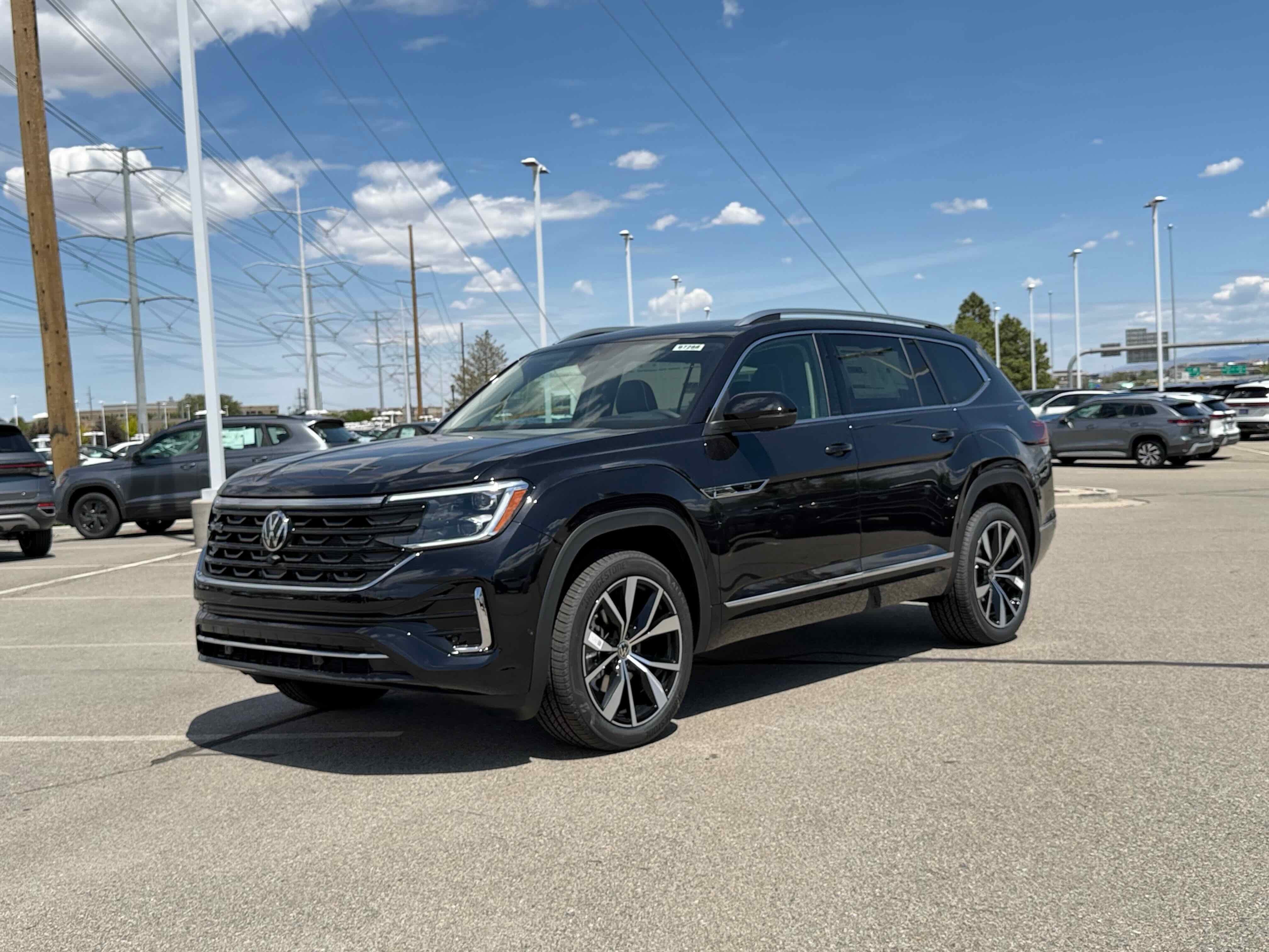 2026 Volkswagen Atlas 2.0T SEL Premium R-Line 4MOTION's photo