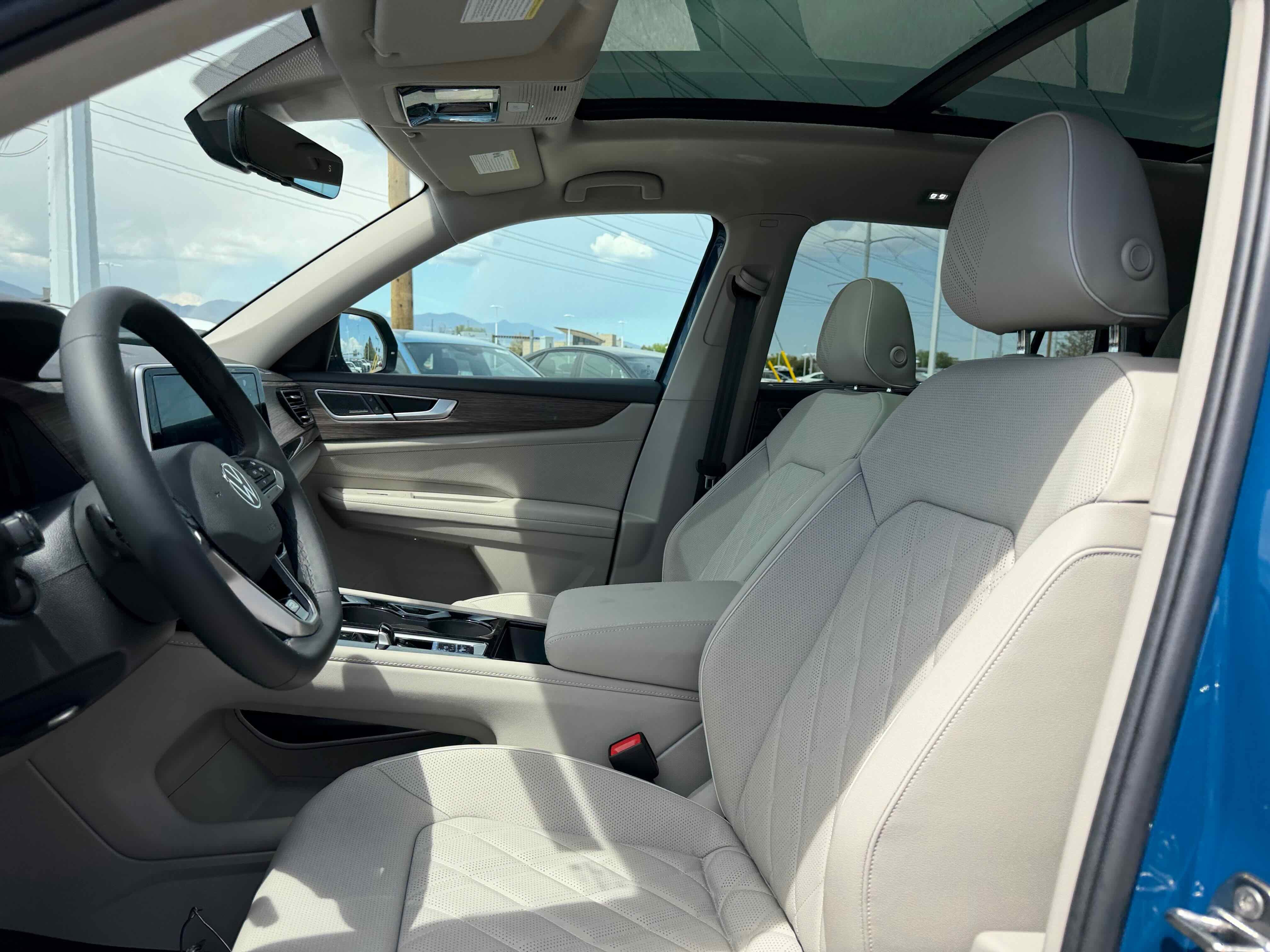2026 Volkswagen Atlas 2.0T SEL Premium R-Line